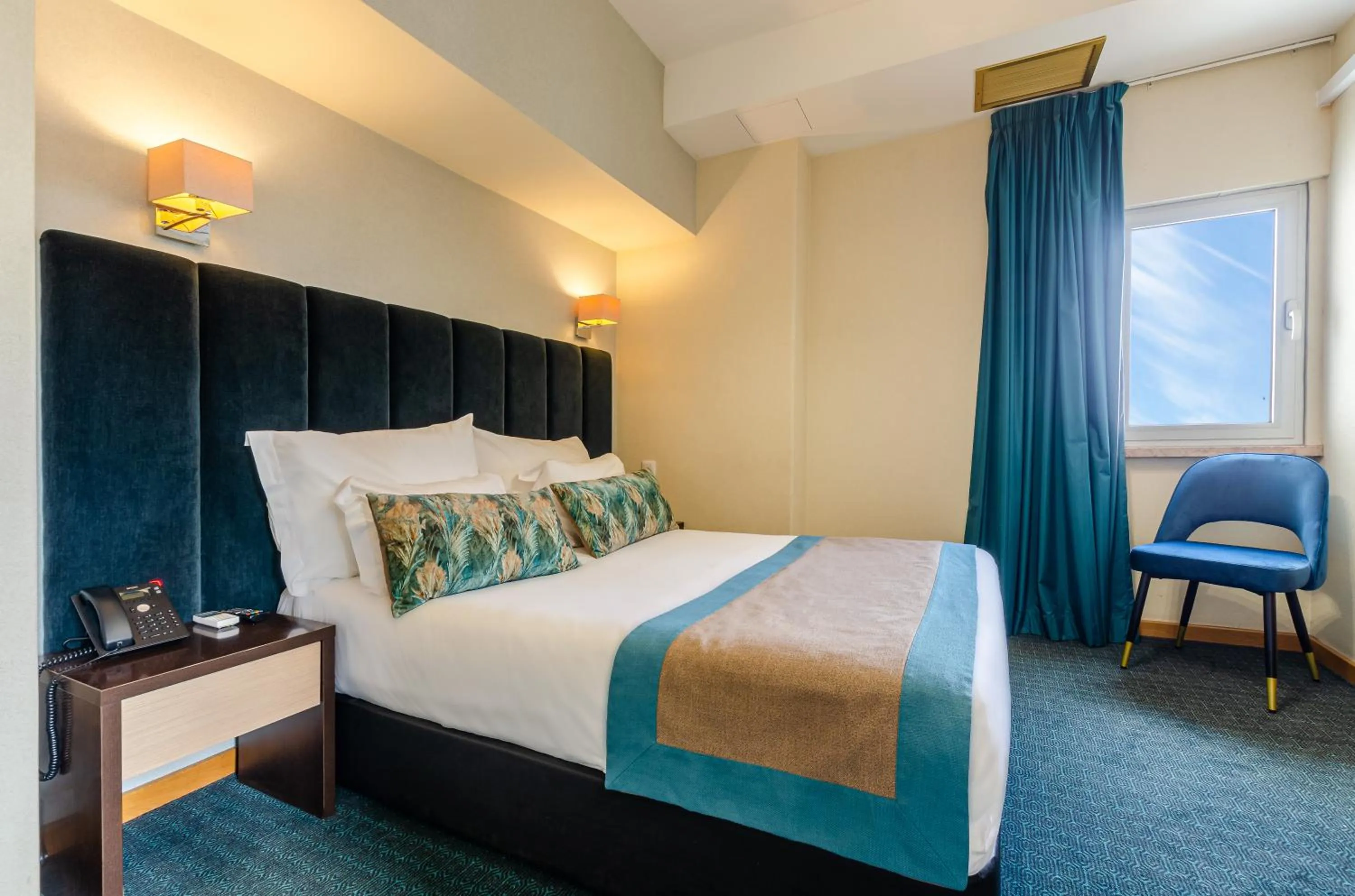 Bedroom, Bed in Hotel DAH - Dom Afonso Henriques