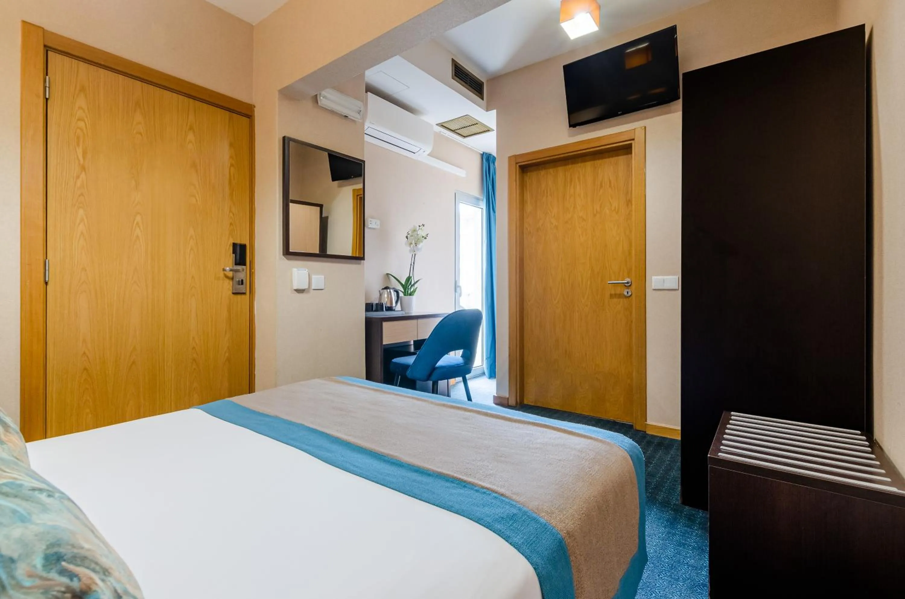 Bedroom, Bed in Hotel DAH - Dom Afonso Henriques