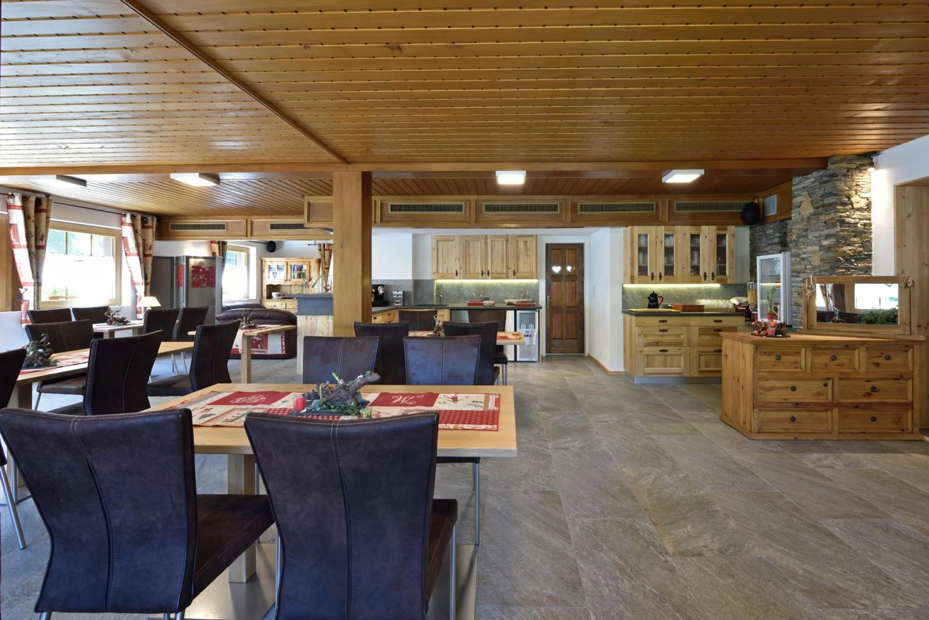 Restaurant/places to eat in Hotel Les Mélèzes