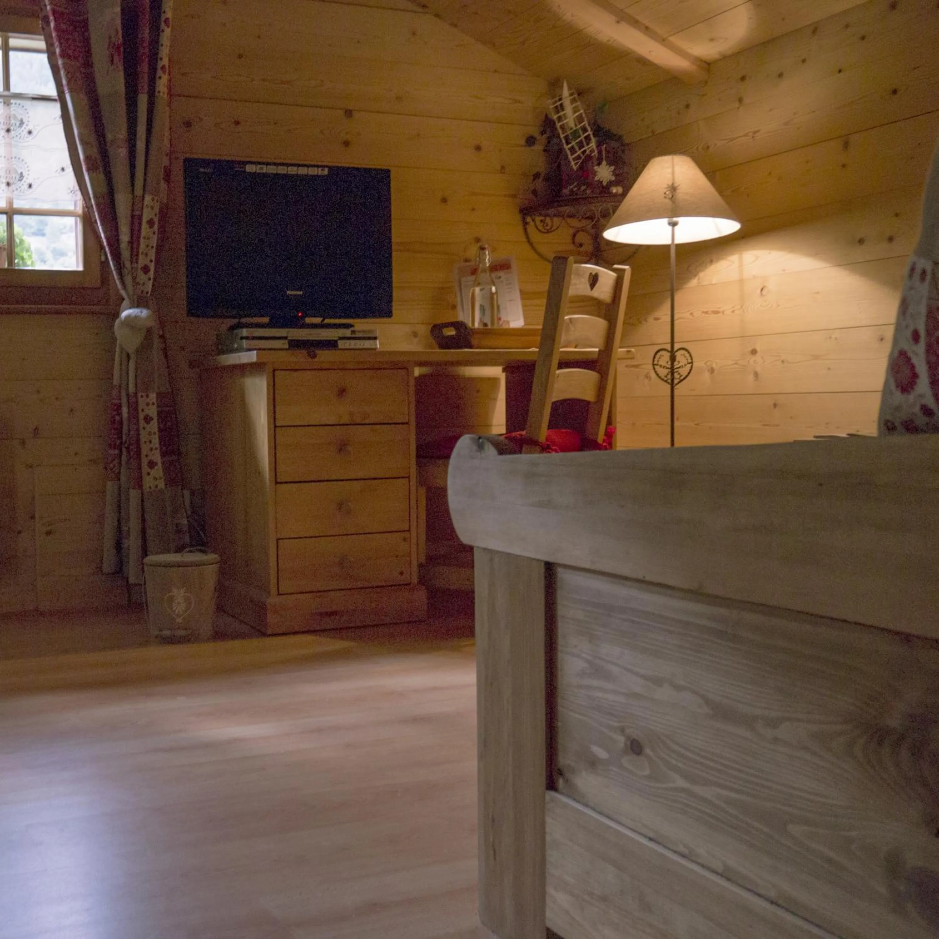 TV and multimedia in Hotel Les Mélèzes