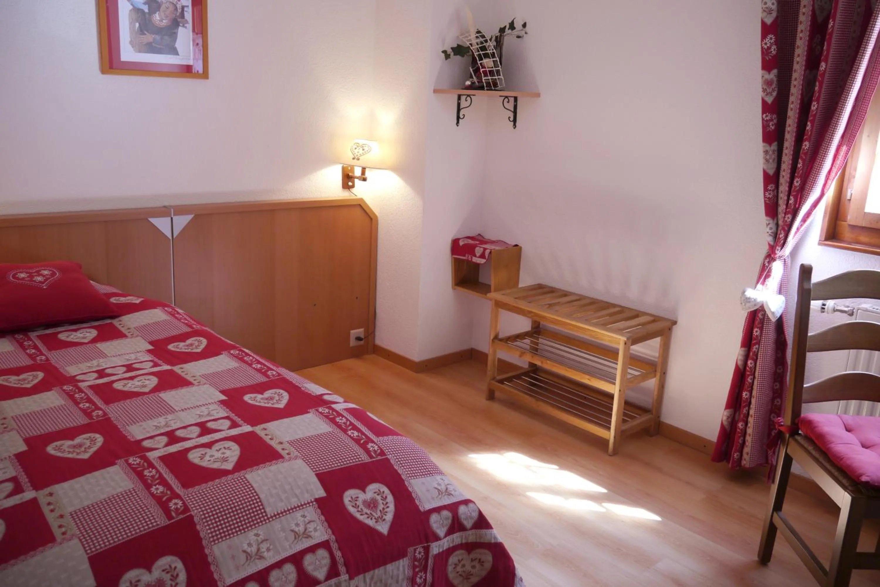 Bedroom, Bed in Hotel Les Mélèzes