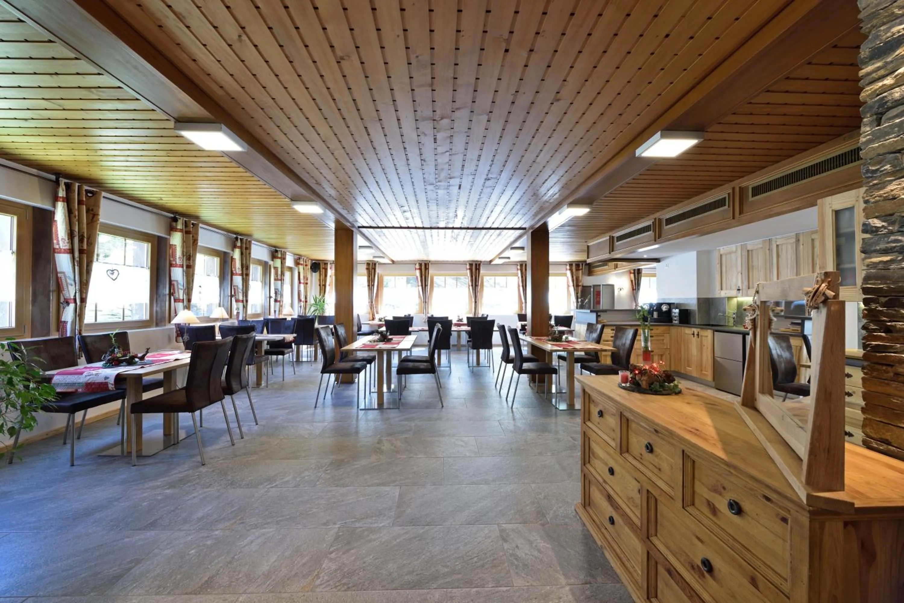 Restaurant/places to eat in Hotel Les Mélèzes