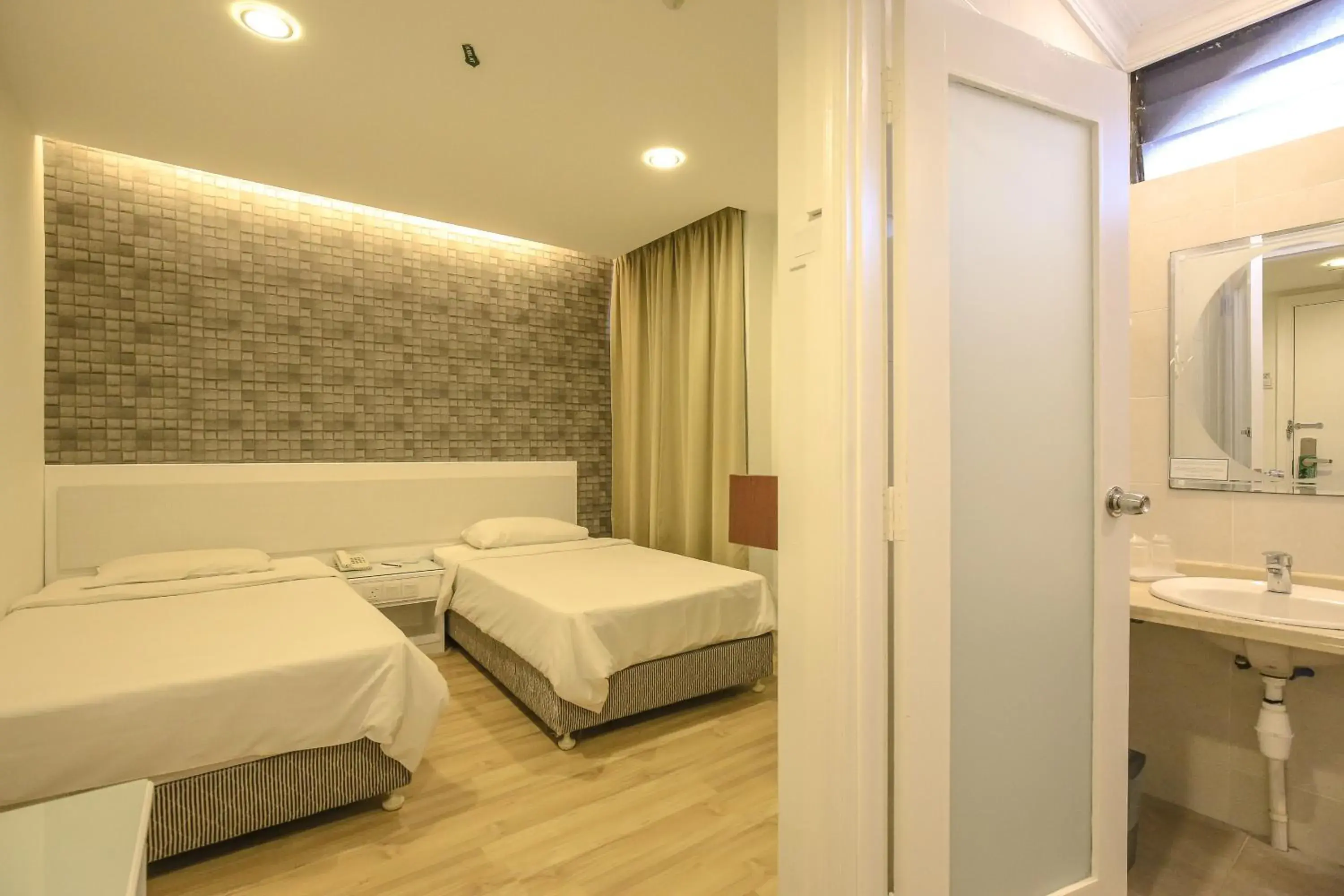 Photo of the whole room, Bed in Hotel Ming Star Photo of the whole room, Bed in Hotel Ming Star