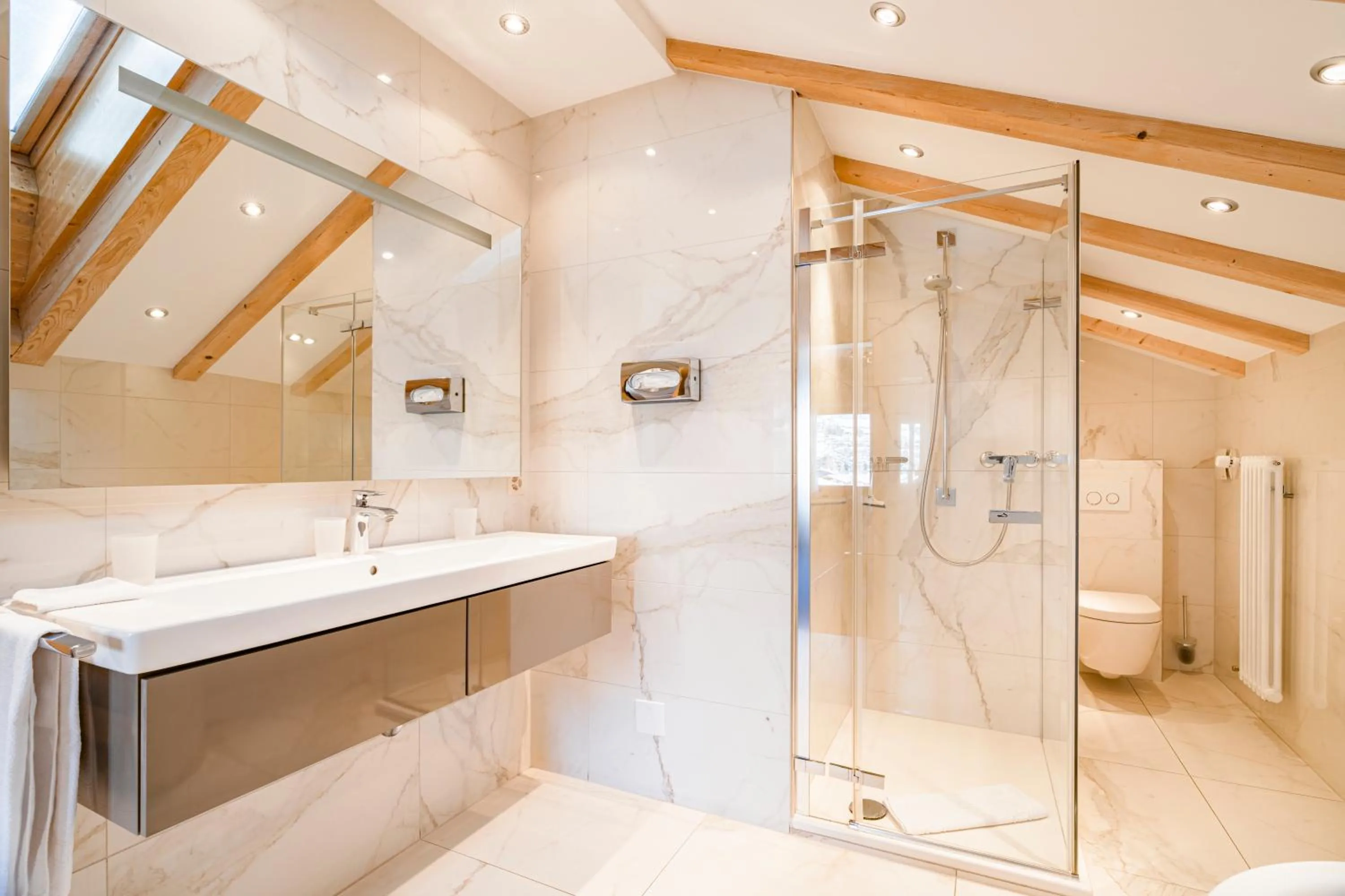 Bathroom in Hotel Parnass