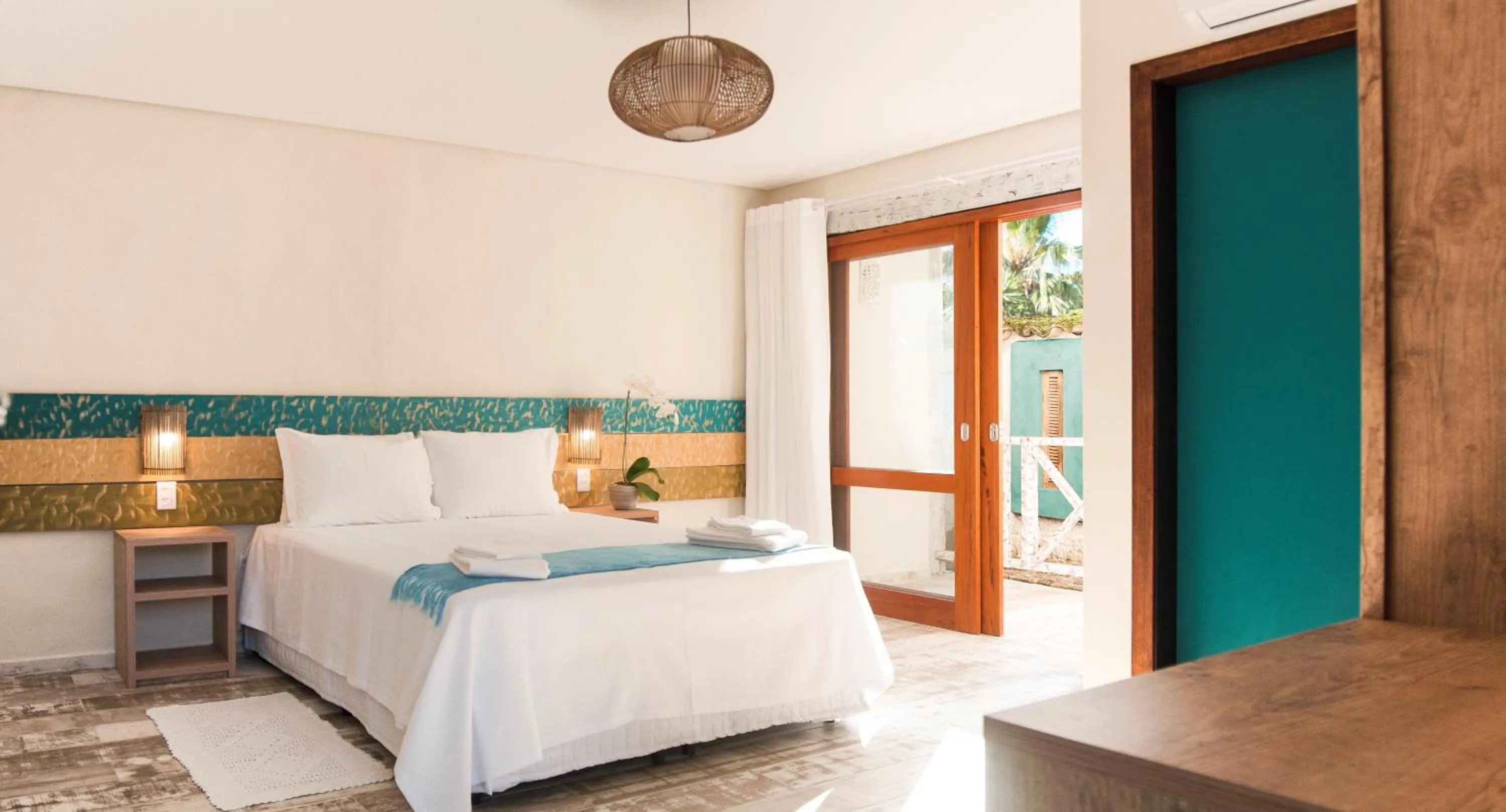 Bedroom, Bed in Ilha Deck Hotel