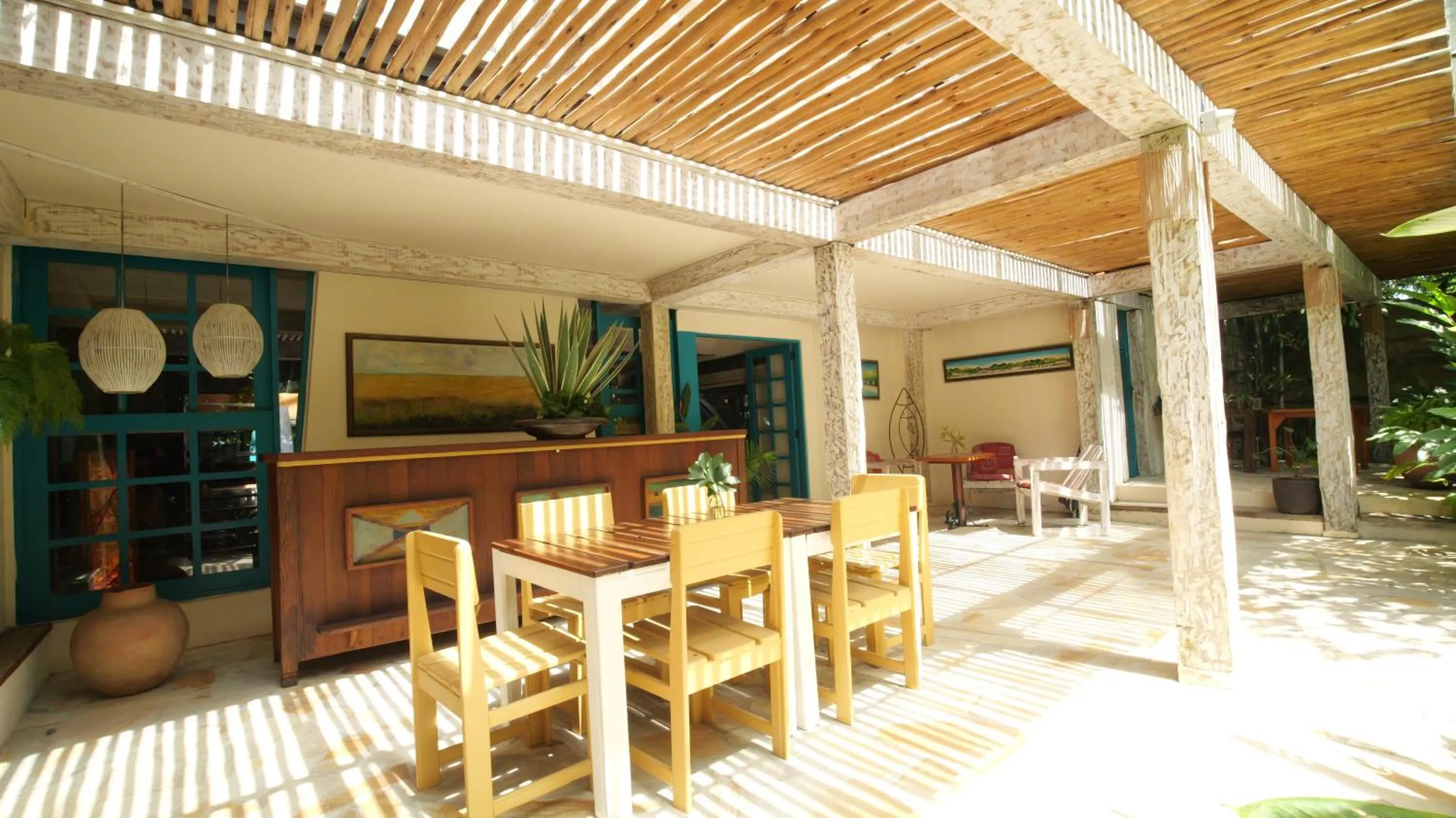 Property building in Ilha Deck Hotel