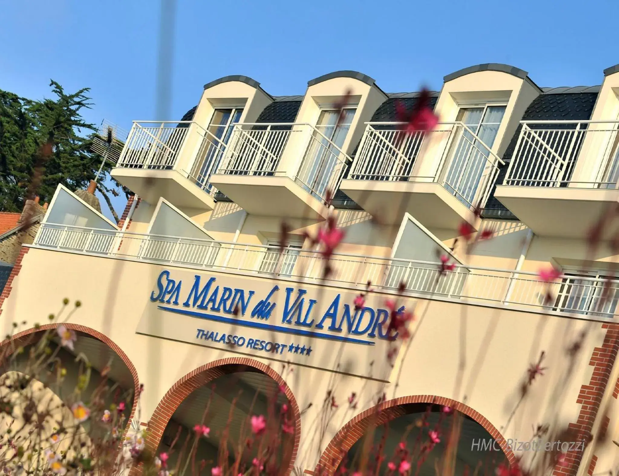 Facade/entrance in Spa Marin Du Val Andre Thalasso Resort Facade/entrance in Spa Marin Du Val Andre Thalasso Resort