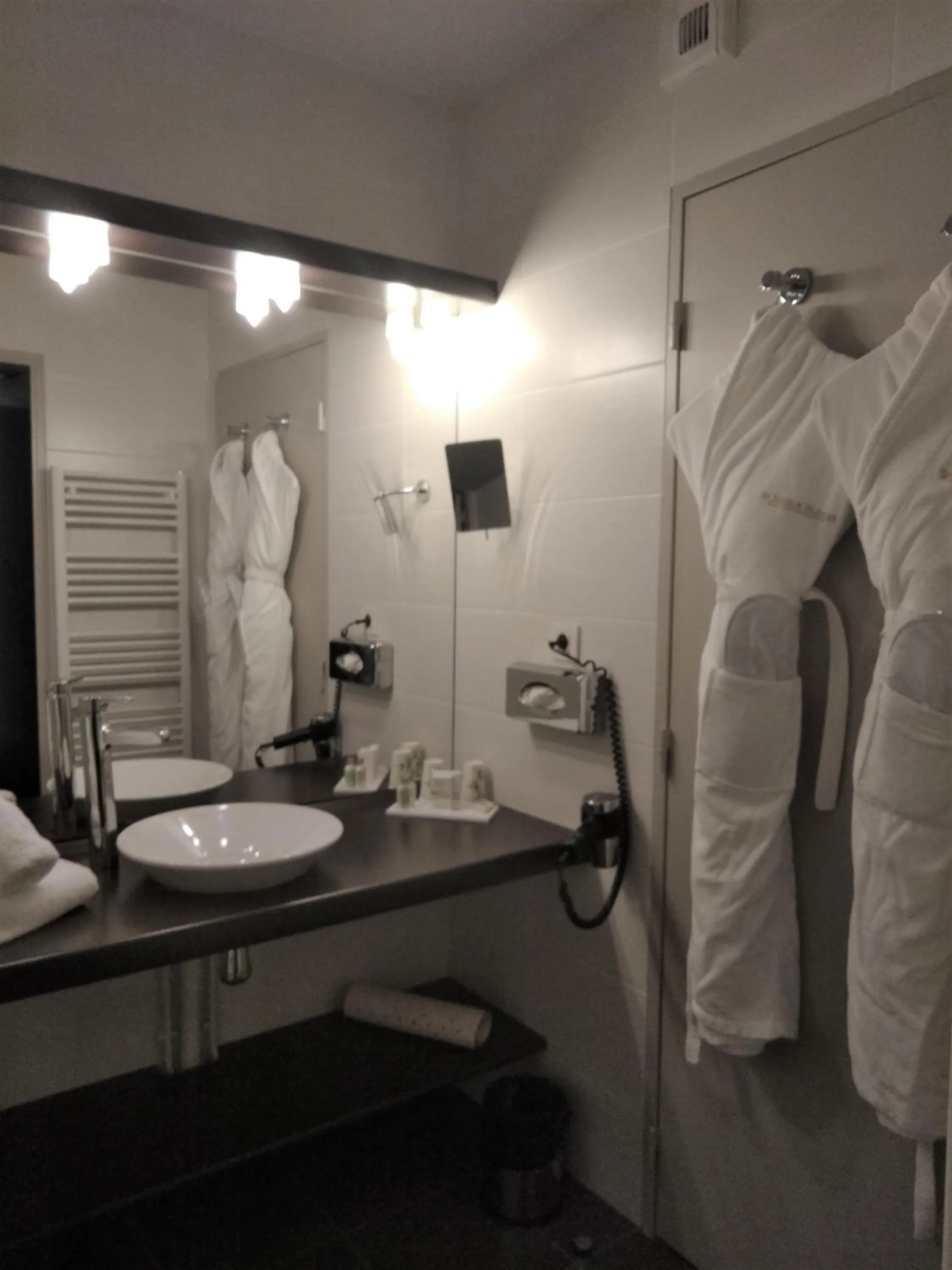 Bathroom in Spa Marin Du Val Andre Thalasso Resort