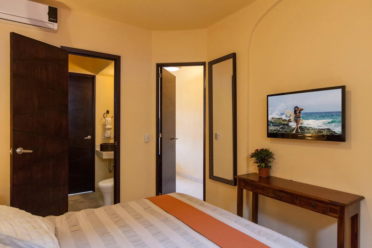 Bedroom, Bed in Beach Break Suites Sayulita