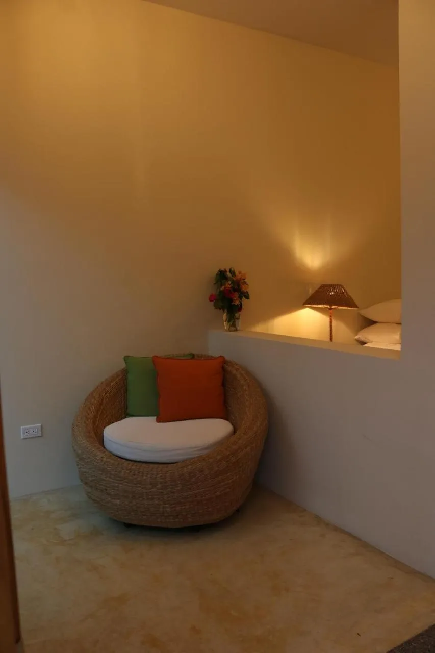 Living room, Bed in Casa Bugambilias