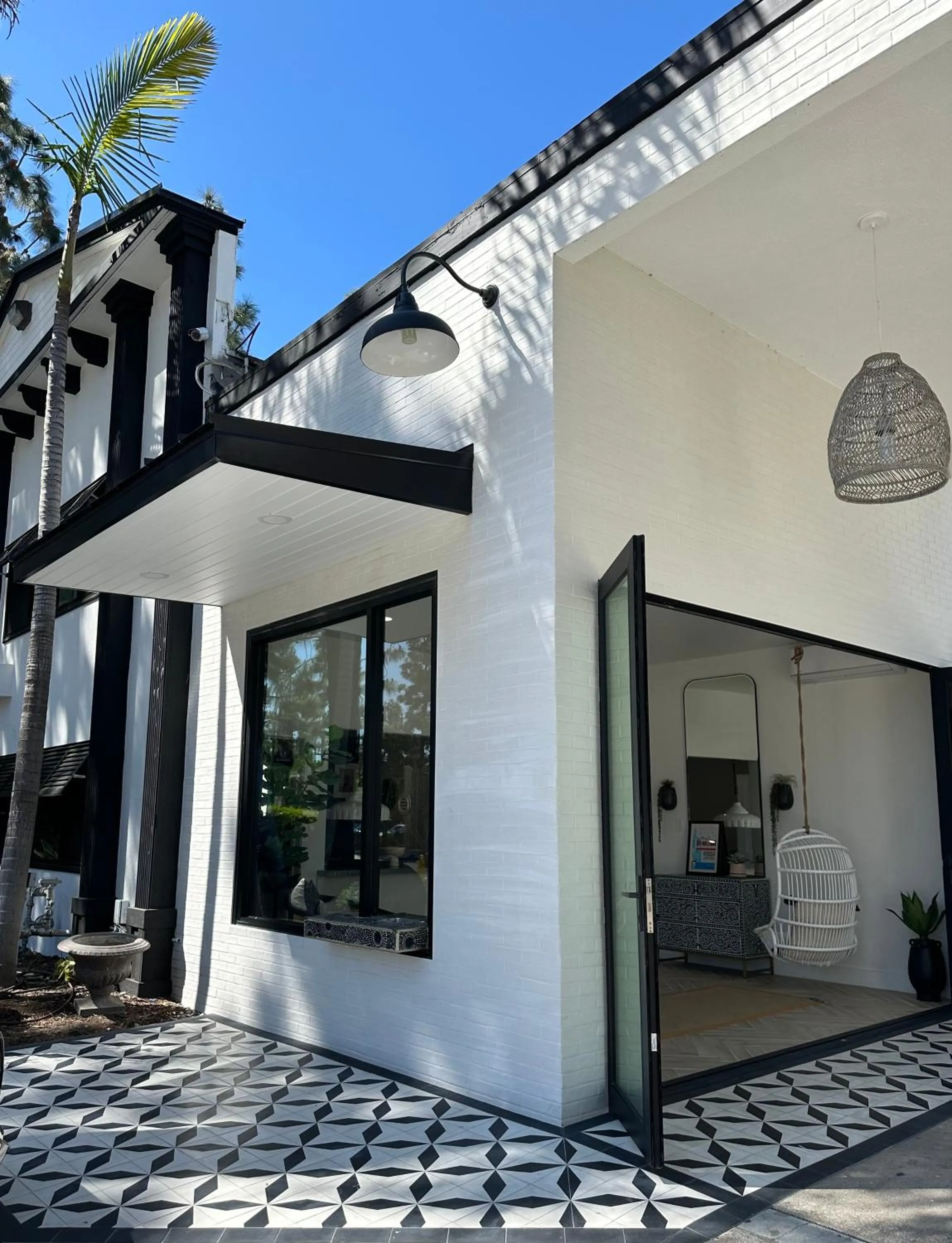 Property building in Anaheim Maingate Inn