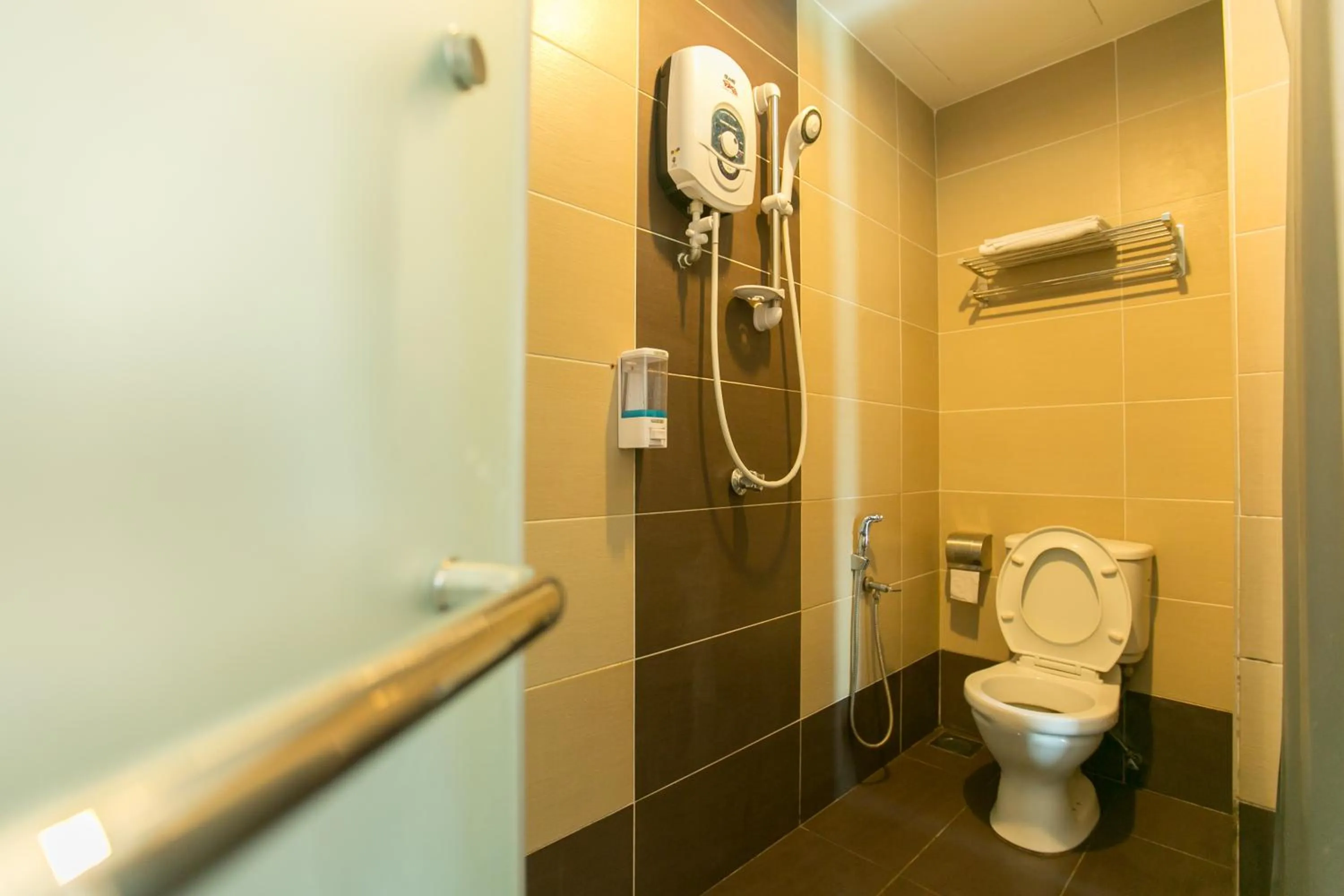 Shower in 1 Hotel Mahkota Cheras