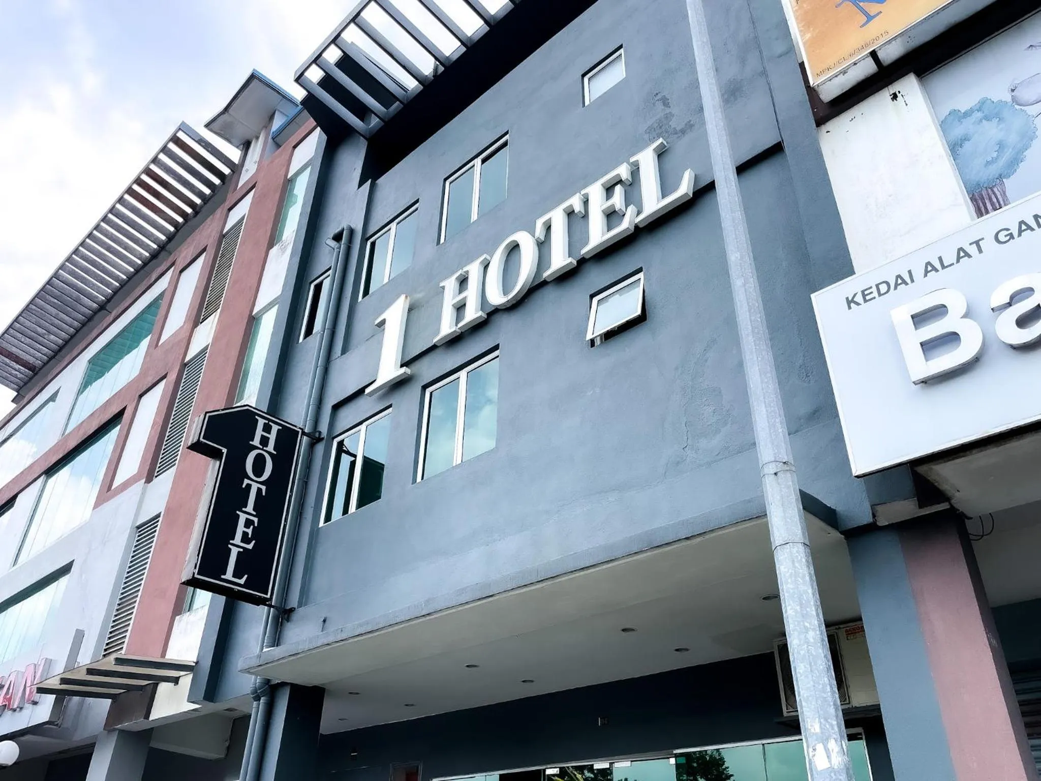 Property building in 1 Hotel Mahkota Cheras