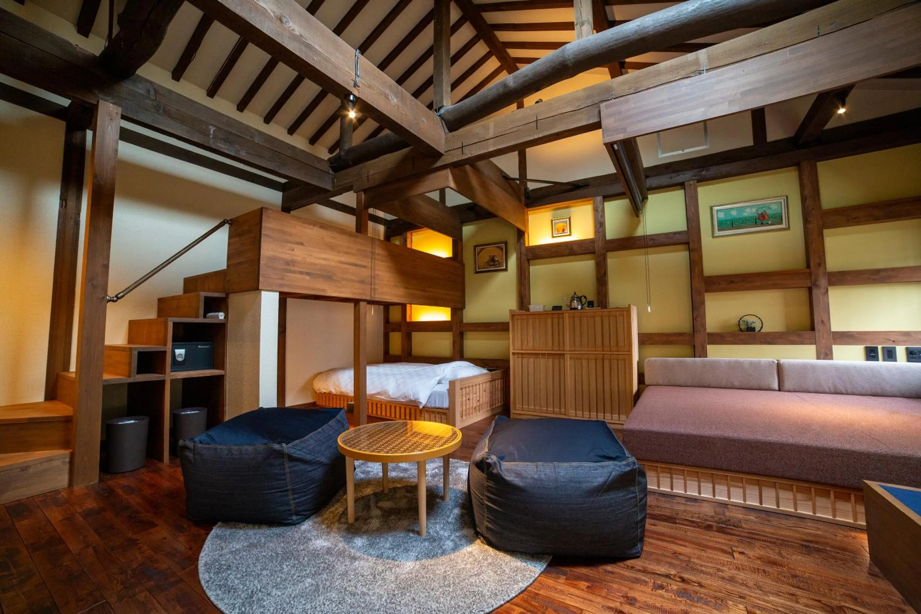 Living room, Bed in Kutsukake Stay Naka-Karuizawa