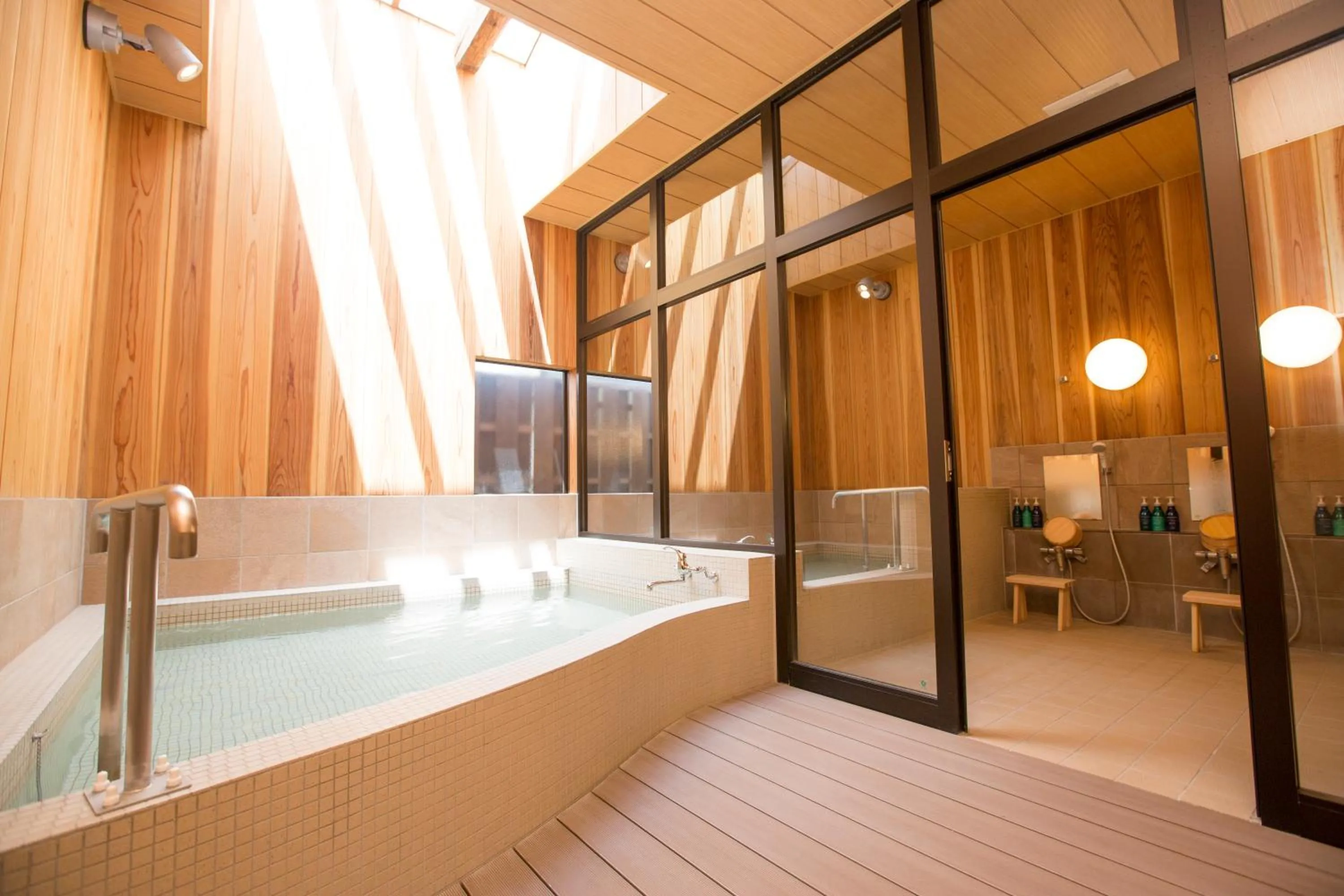 Hot Spring Bath in Kutsukake Stay Naka-Karuizawa