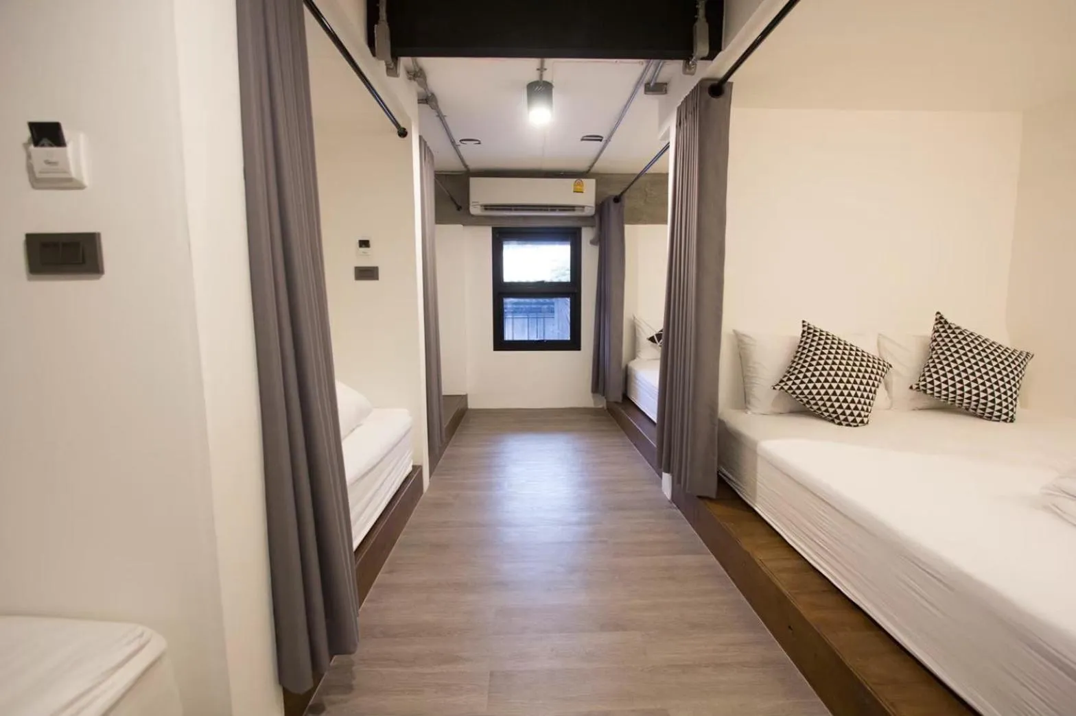 Bedroom, Bed in The Entaneer Poshtel