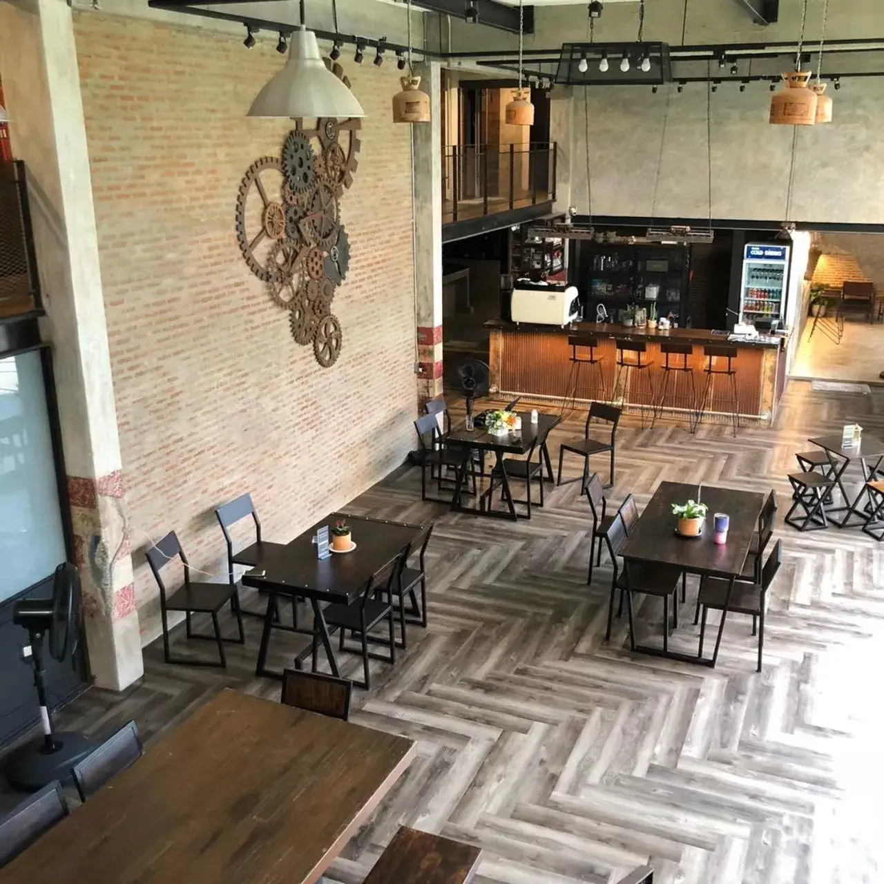 Restaurant/places to eat in The Entaneer Poshtel Restaurant/places to eat in The Entaneer Poshtel