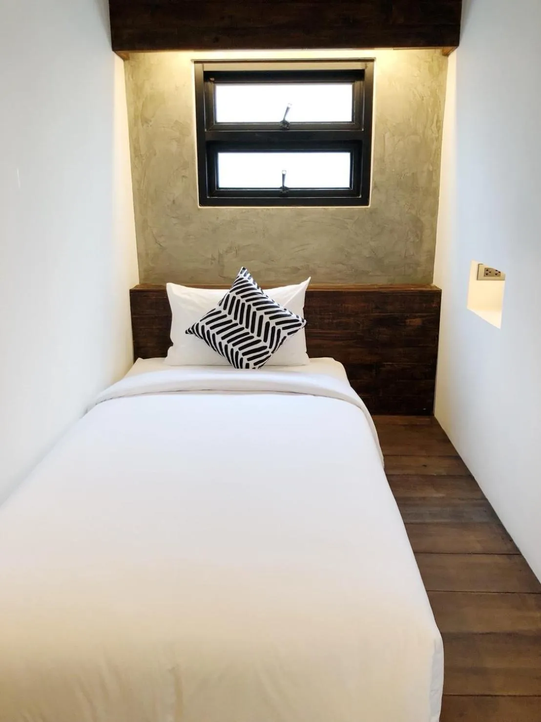 Bedroom, Bed in The Entaneer Poshtel