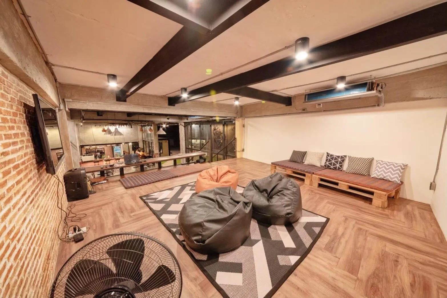 Living room in The Entaneer Poshtel