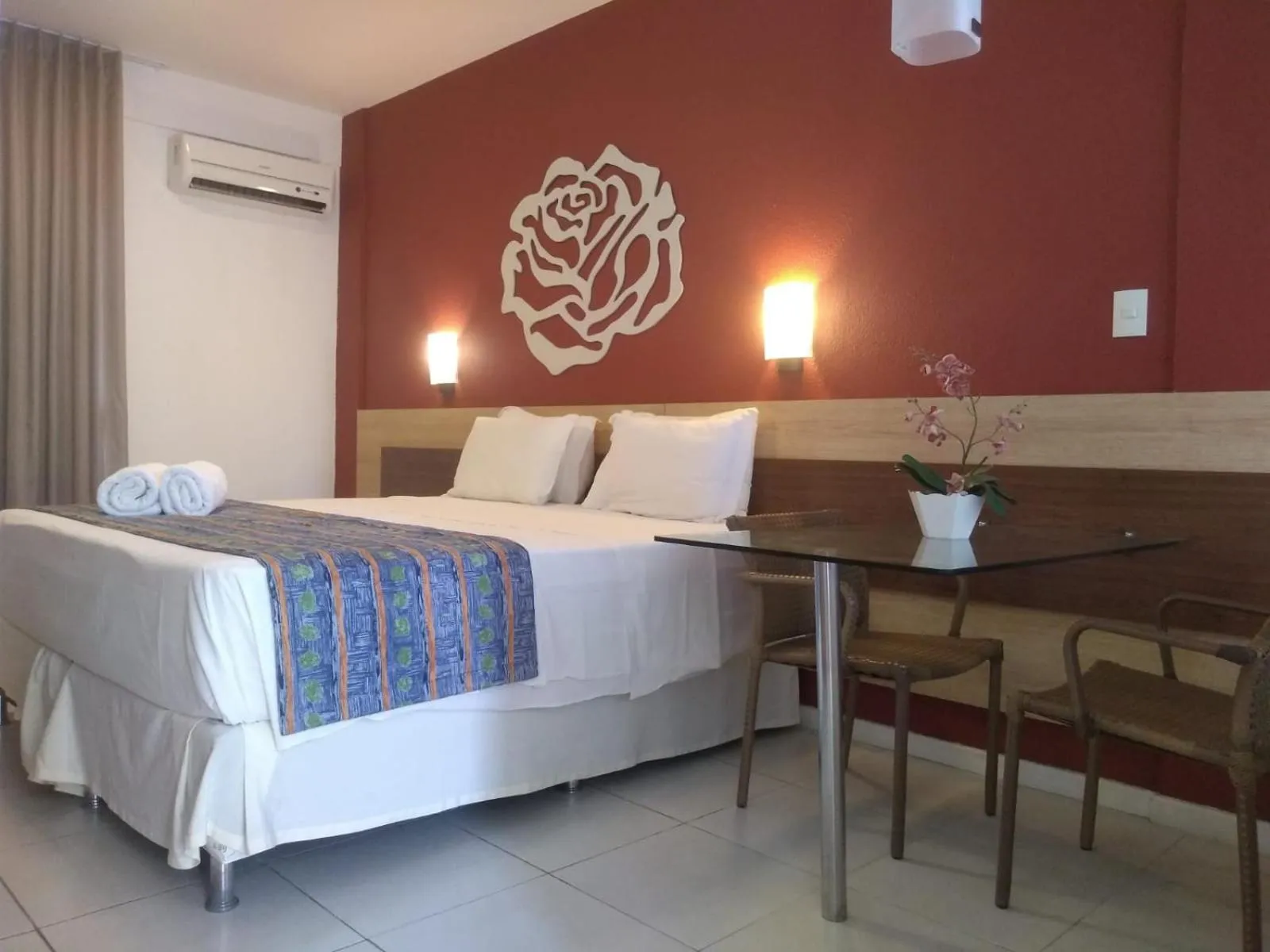 Property building, Bed in Hotel Pousada do Sol