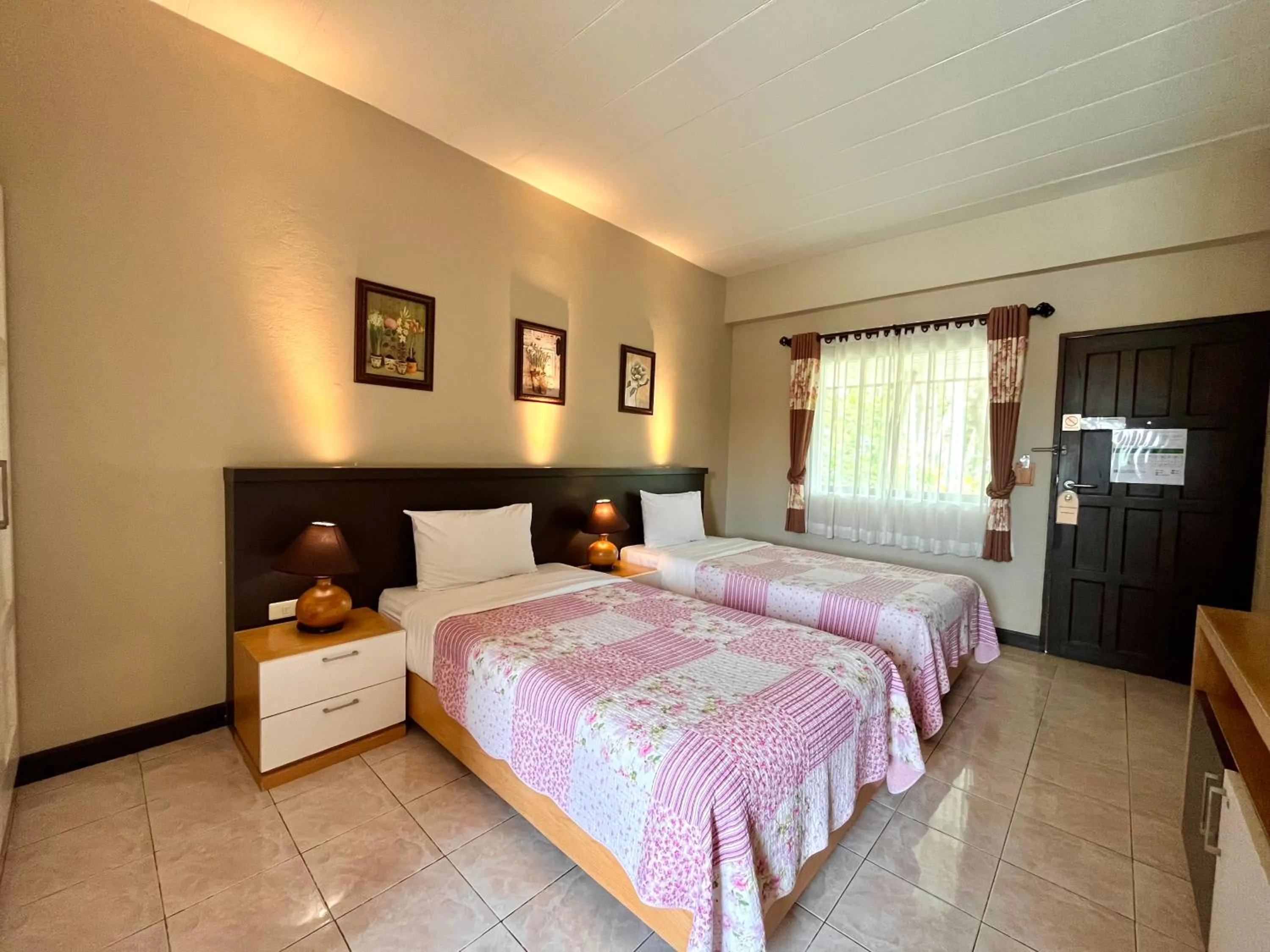 Bedroom, Bed in Rommai Greenpark