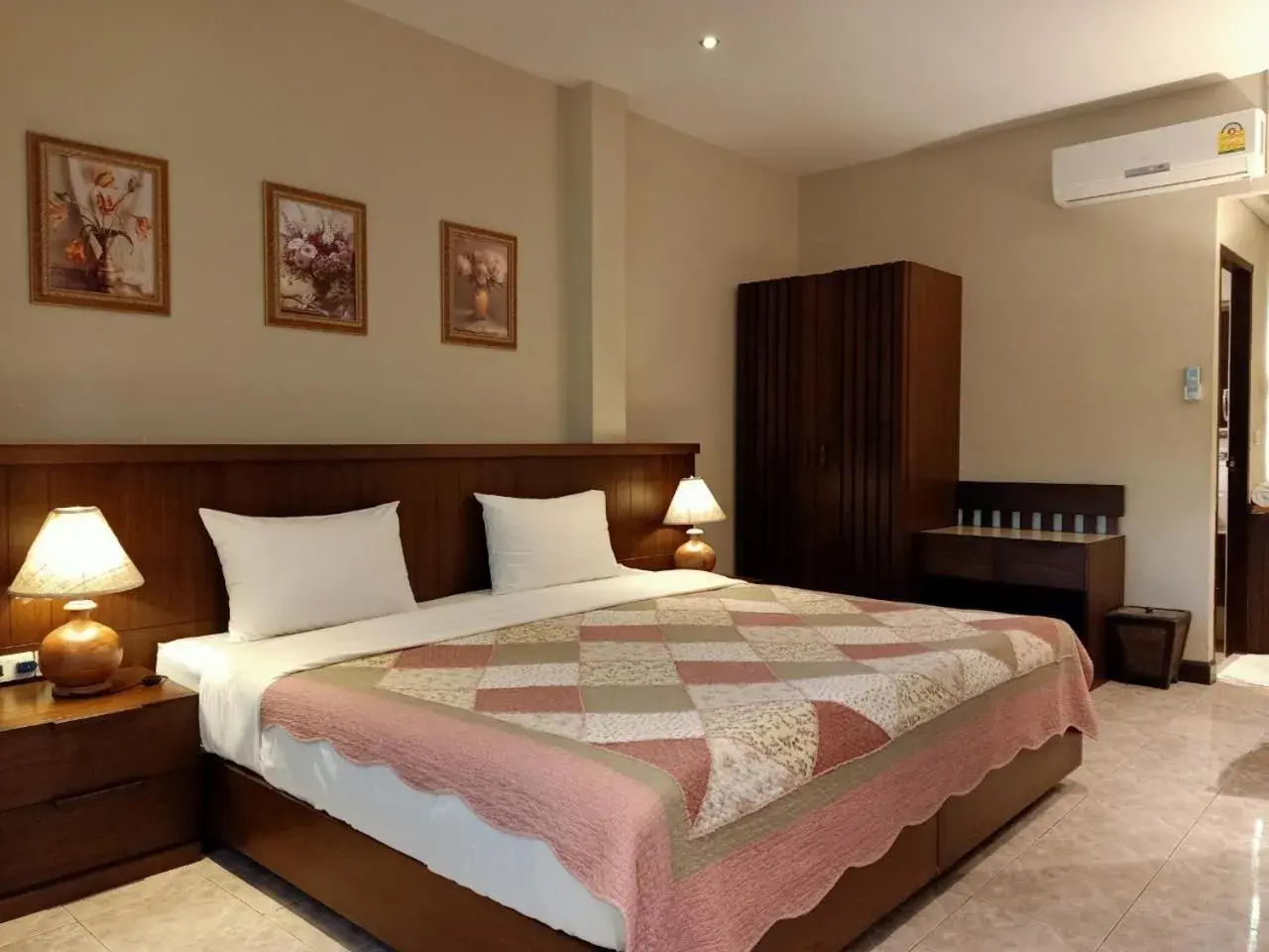 Photo of the whole room, Bed in Rommai Greenpark Photo of the whole room, Bed in Rommai Greenpark