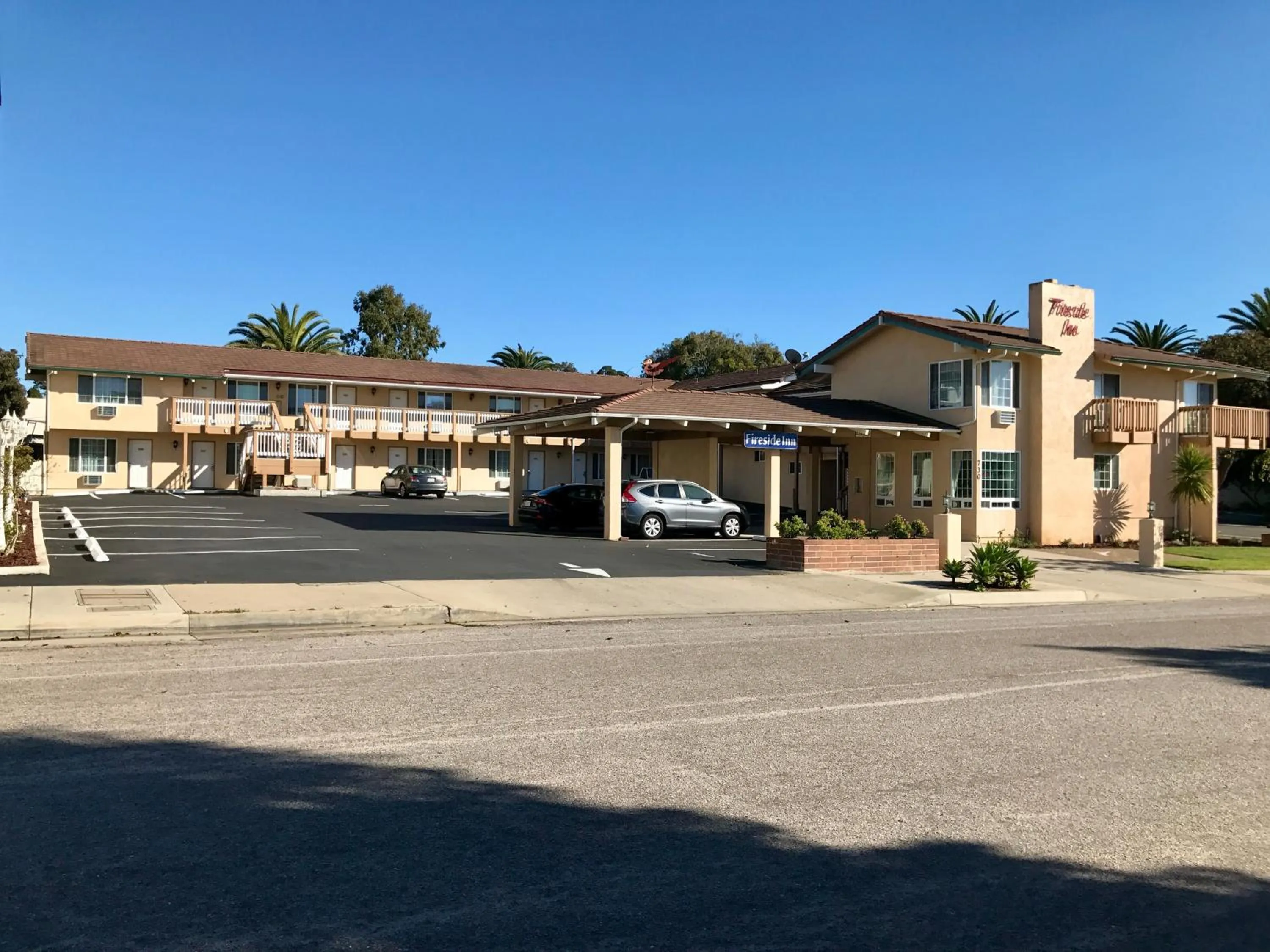 Property building in Avalon Inn Downtown Morro Bay