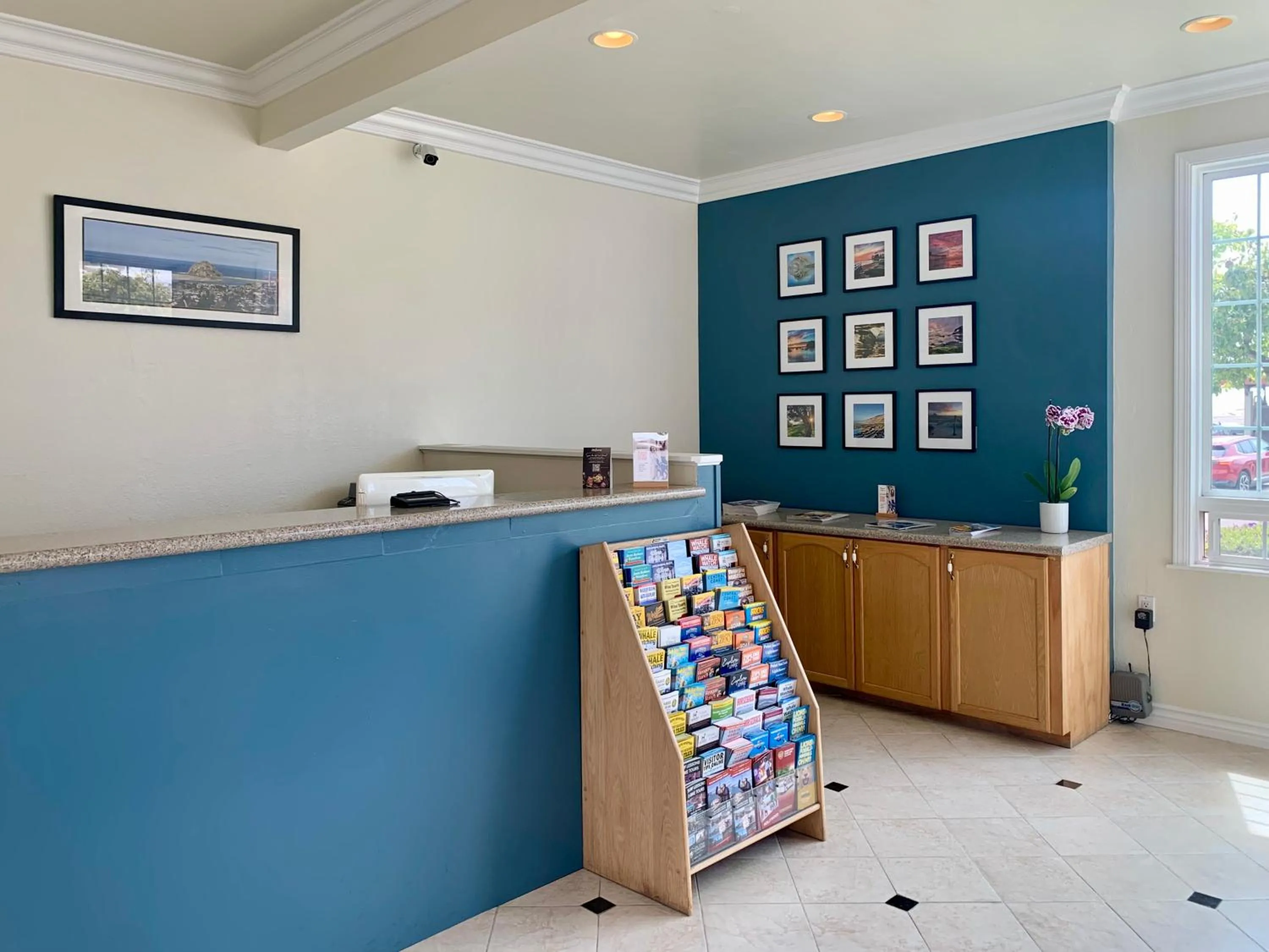 Lobby or reception in Avalon Inn Downtown Morro Bay