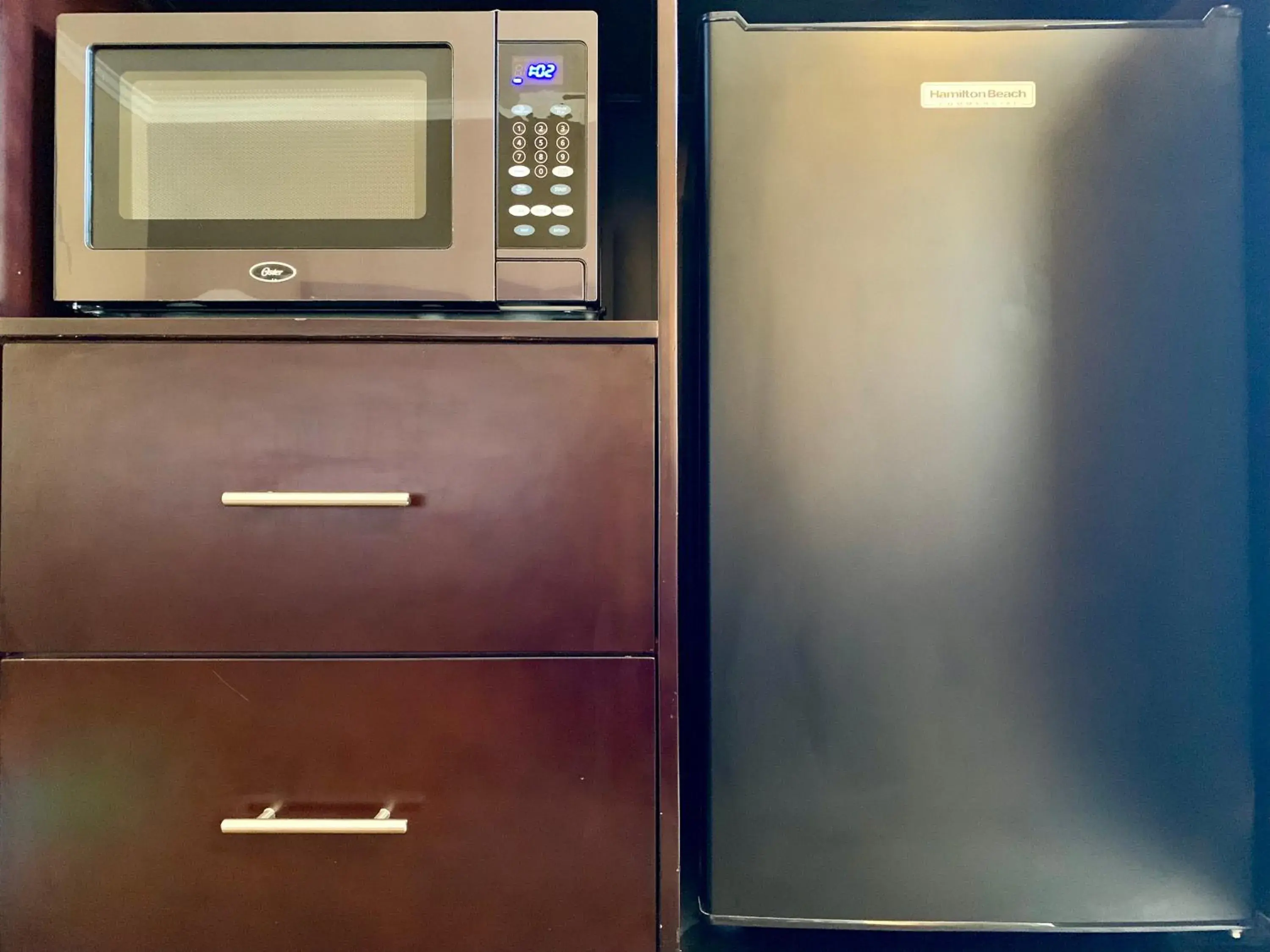 microwave in Avalon Inn Downtown Morro Bay microwave in Avalon Inn Downtown Morro Bay