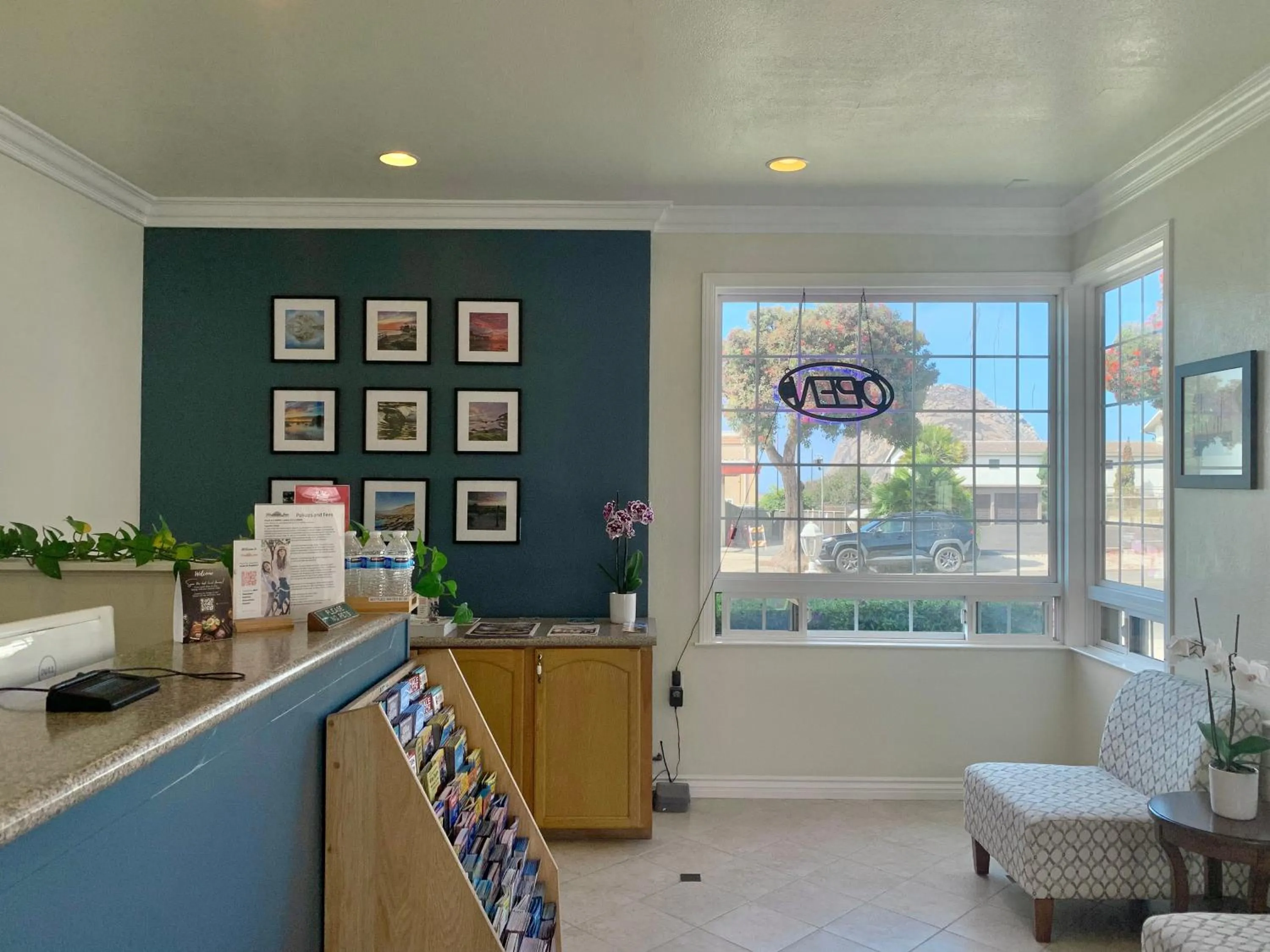 Lobby or reception in Avalon Inn Downtown Morro Bay
