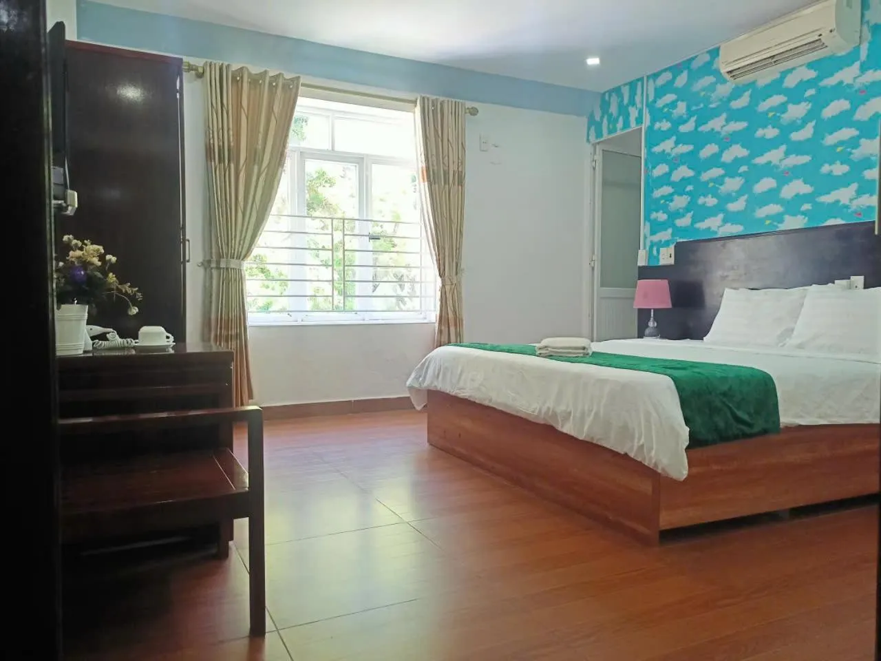 Bedroom, Bed in catba island hotel