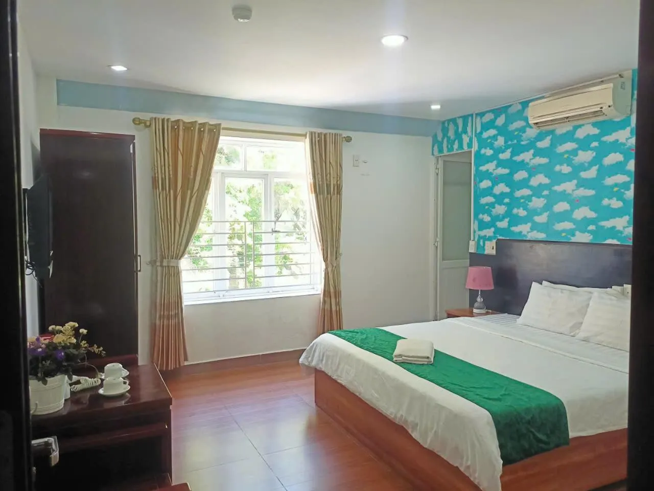Bedroom, Bed in catba island hotel