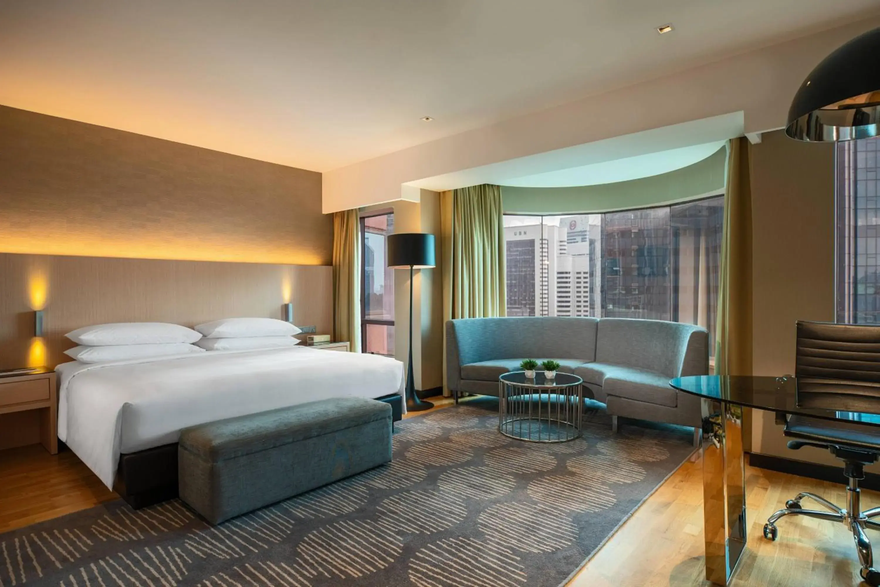 Deluxe Bay Room in Renaissance Kuala Lumpur Hotel & Convention Centre Deluxe Bay Room in Renaissance Kuala Lumpur Hotel & Convention Centre