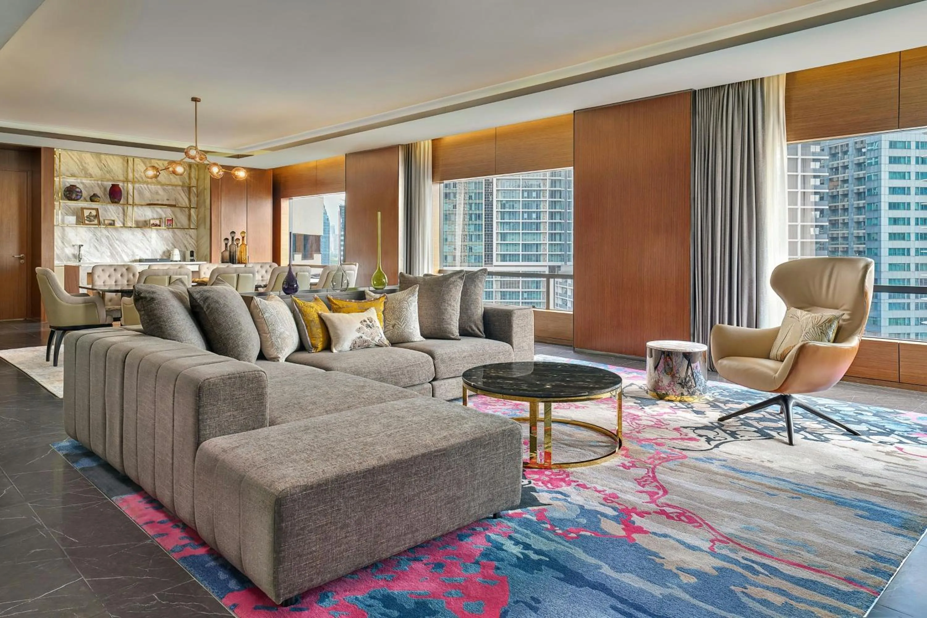 Living room in Renaissance Kuala Lumpur Hotel & Convention Centre