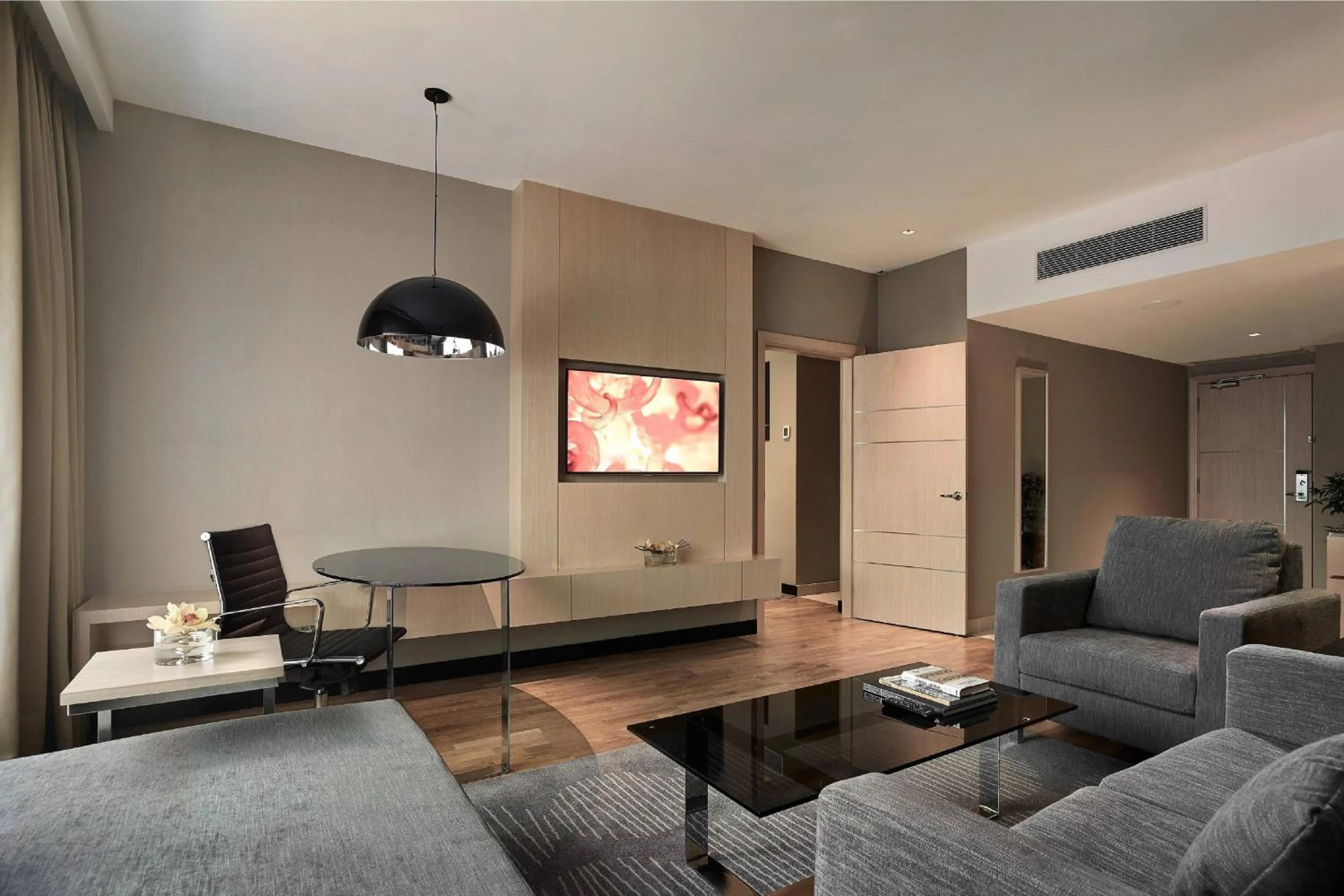 Living room in Renaissance Kuala Lumpur Hotel & Convention Centre