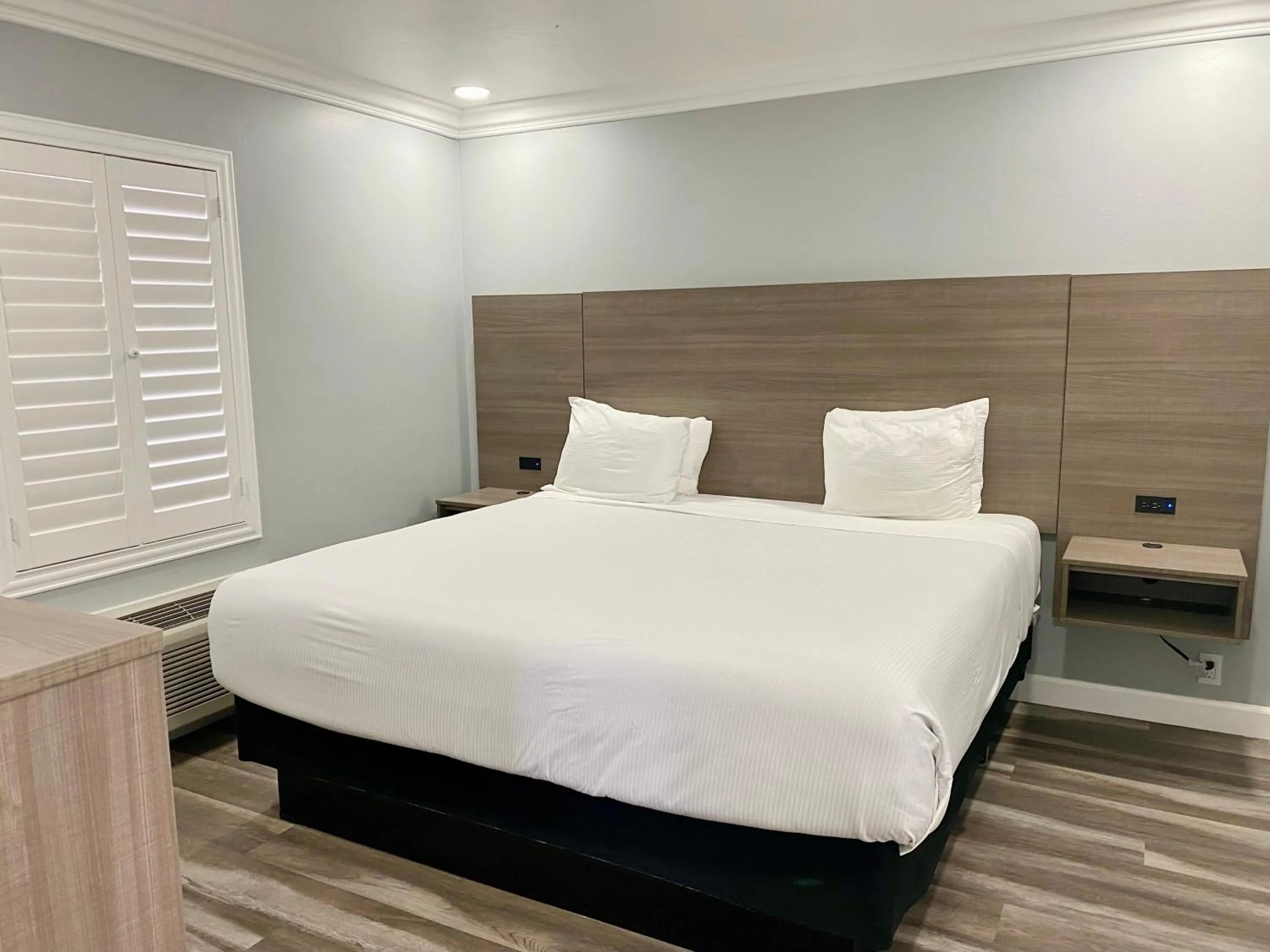 Bedroom, Bed in Lone Oak Lodge