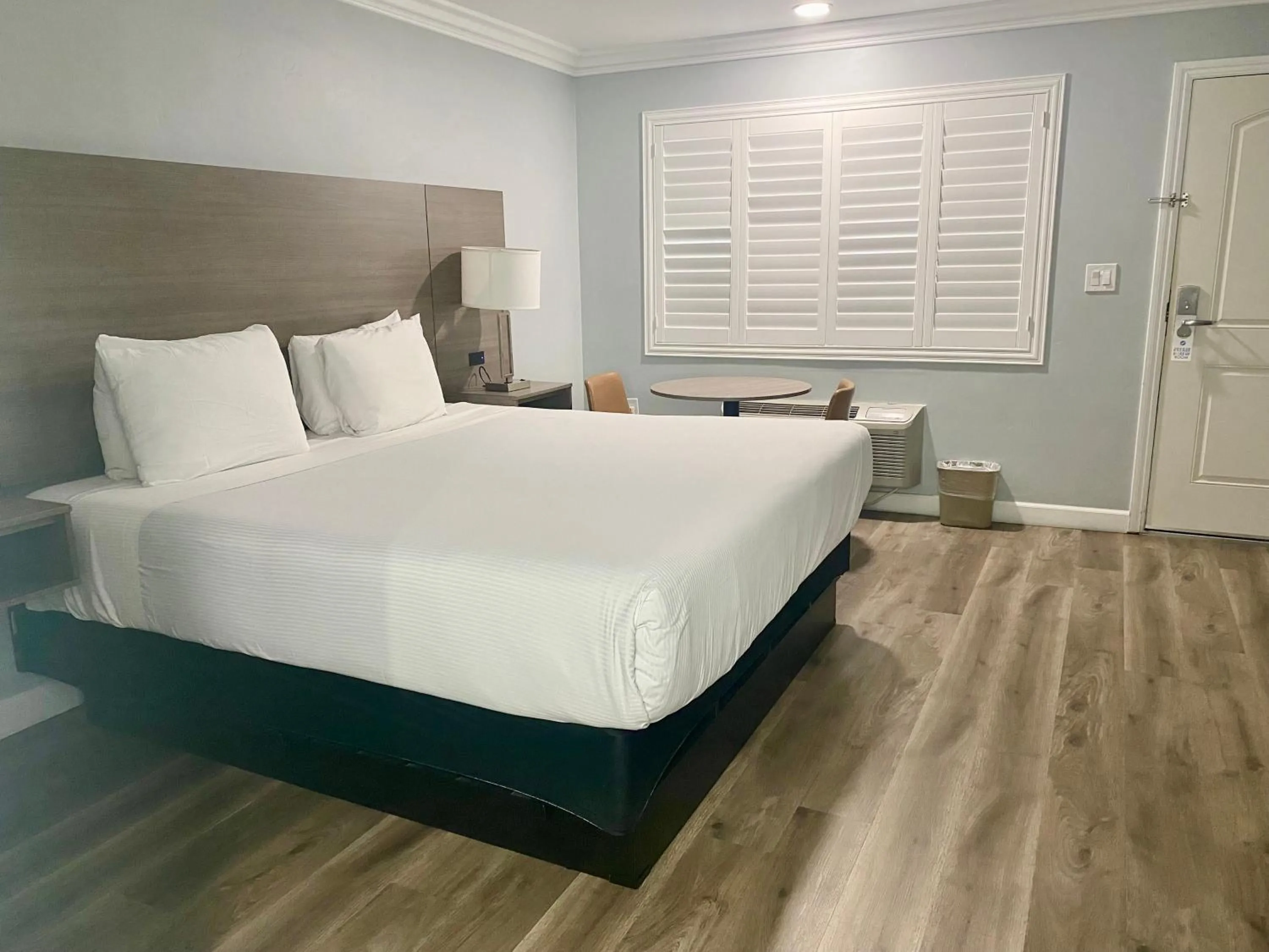 Bed in Lone Oak Lodge