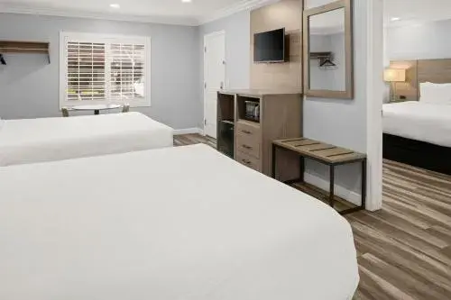 Lone Oak Lodge Lone Oak Lodge