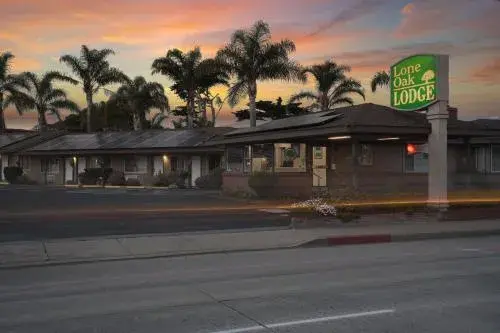 Lone Oak Lodge Lone Oak Lodge