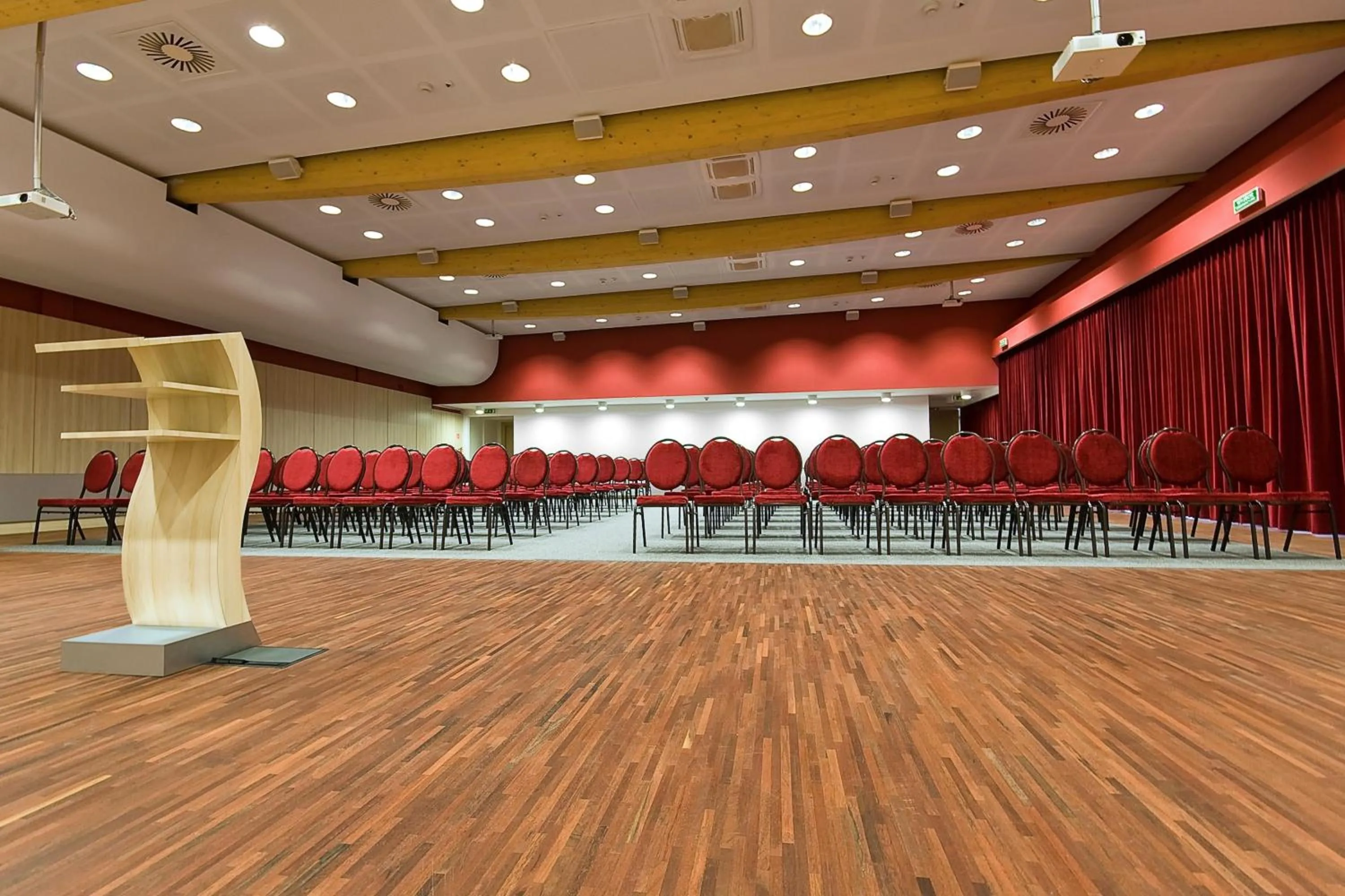 Business facilities in Hotel Poznański A2