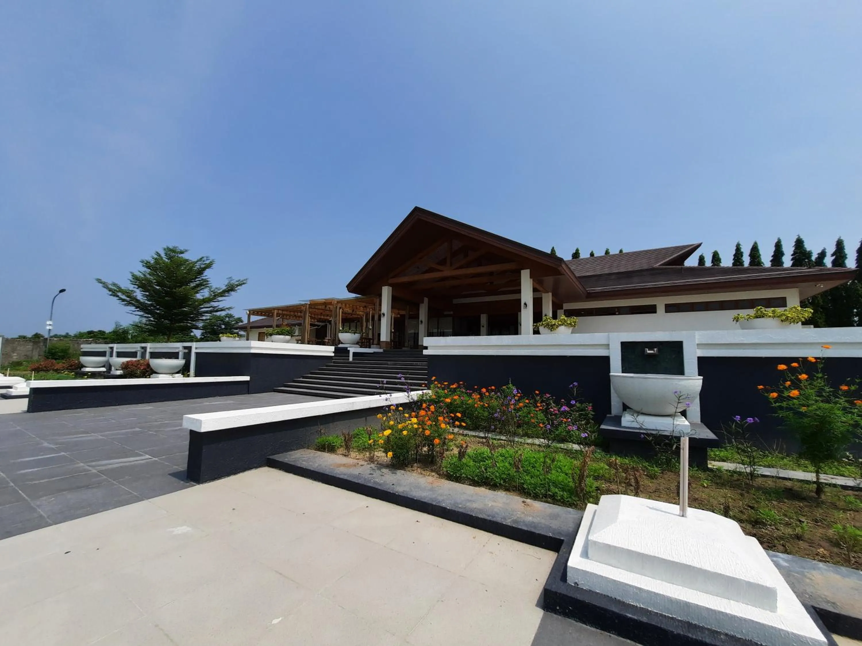 Property building in Estancia De Lorenzo Tarlac