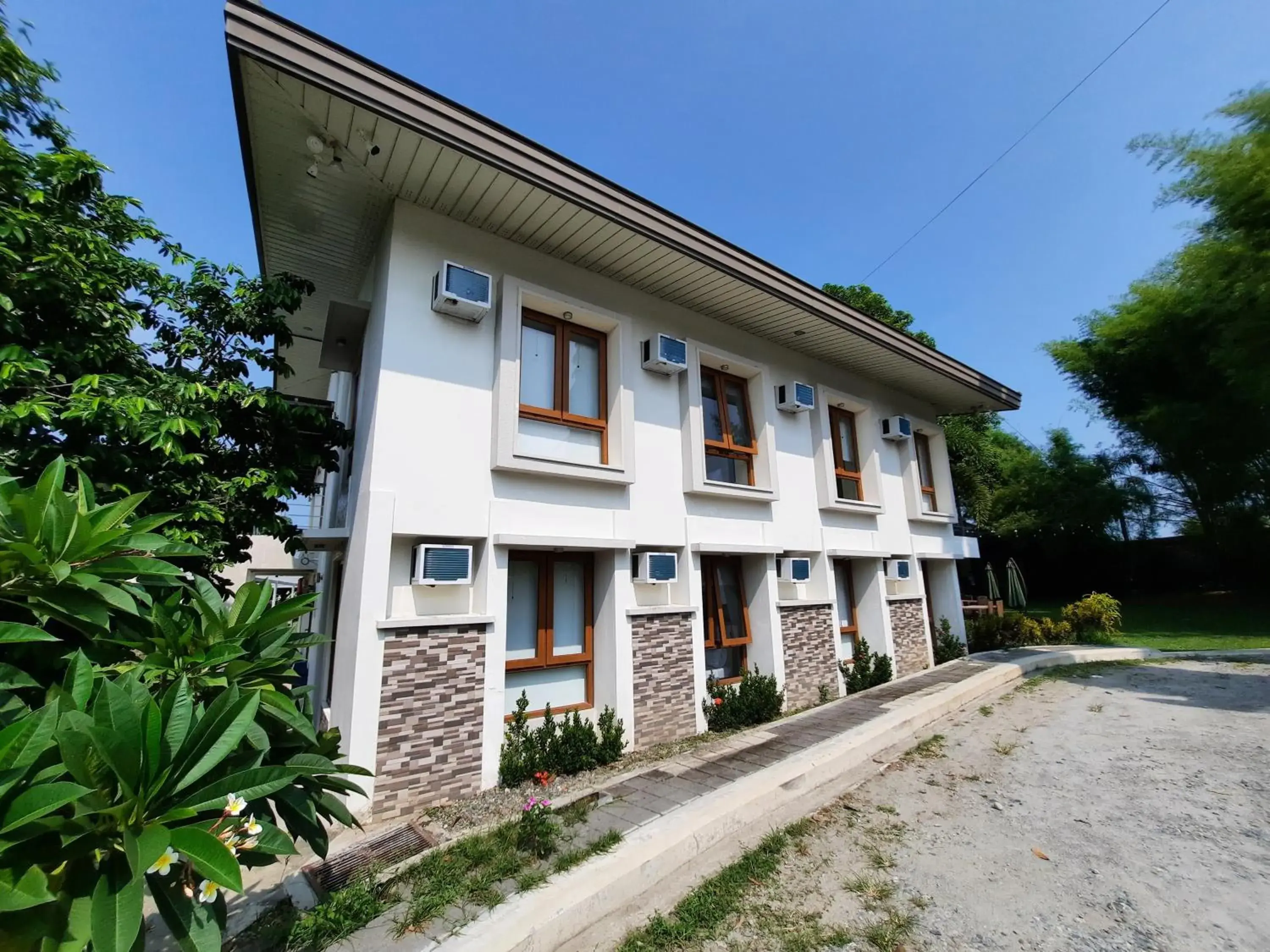 Property building in Estancia De Lorenzo Tarlac Property building in Estancia De Lorenzo Tarlac