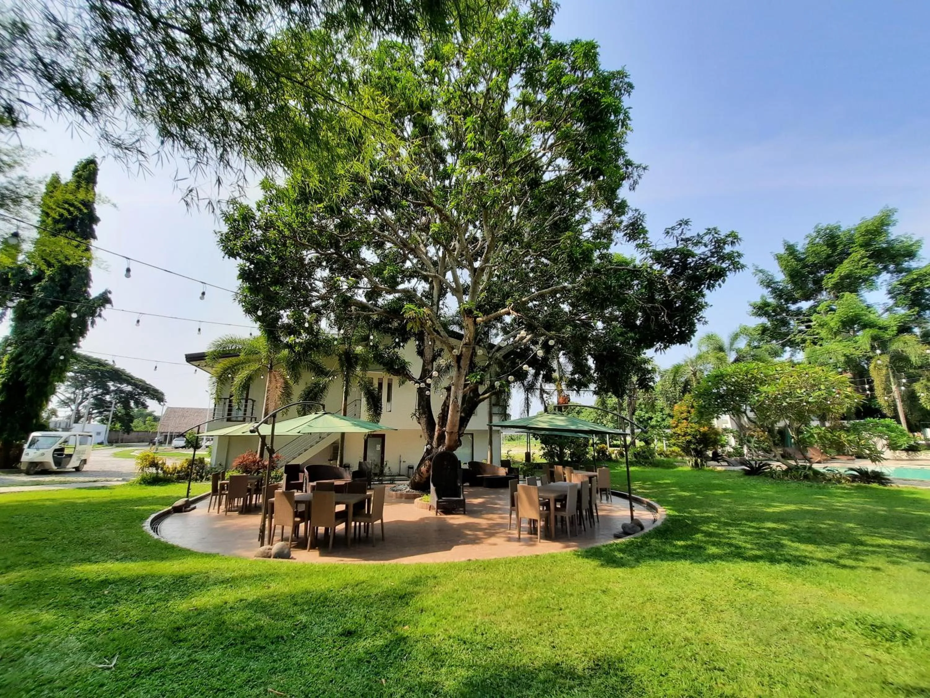 Property building in Estancia De Lorenzo Tarlac