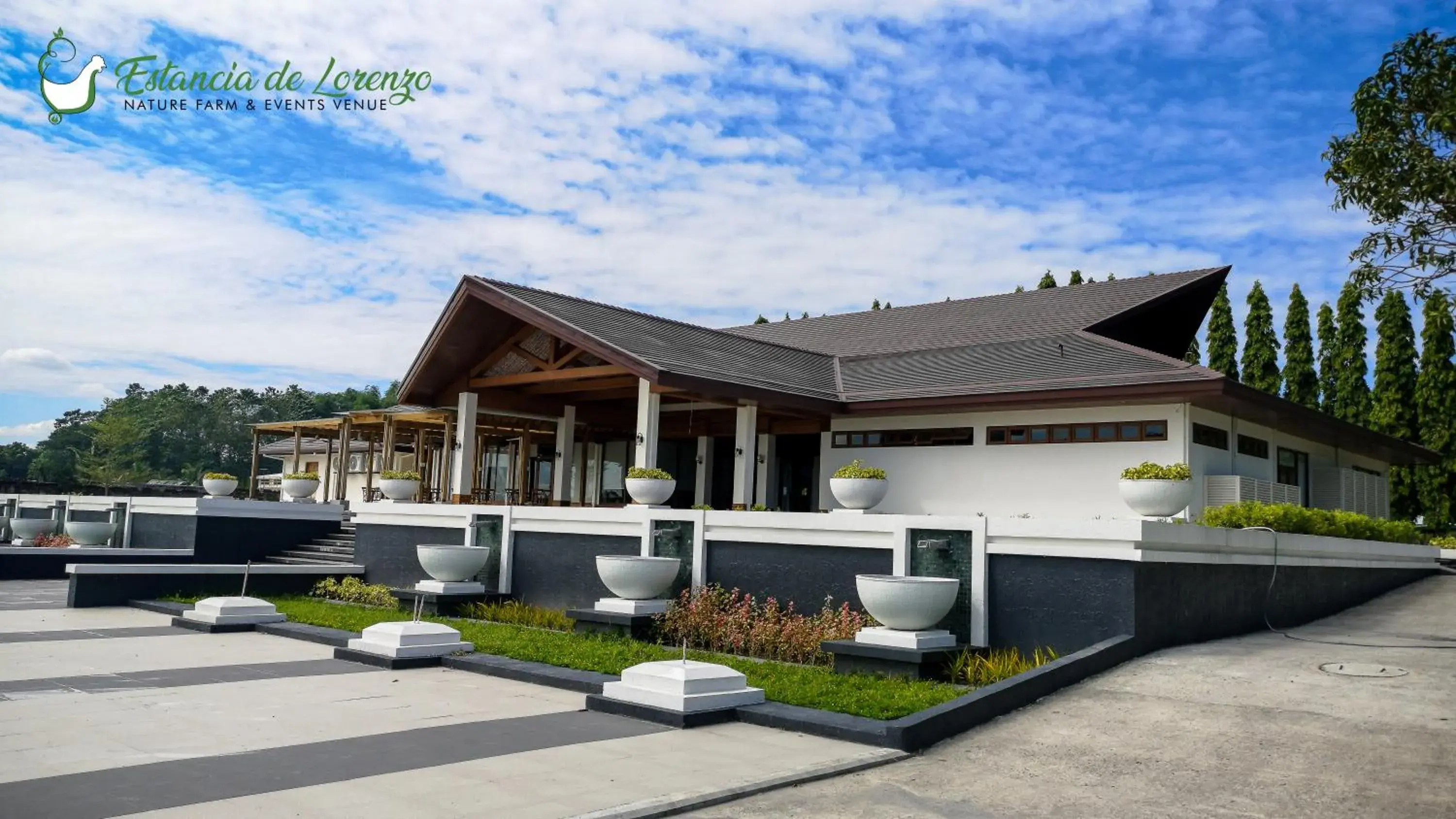Property building in Estancia De Lorenzo Tarlac Property building in Estancia De Lorenzo Tarlac