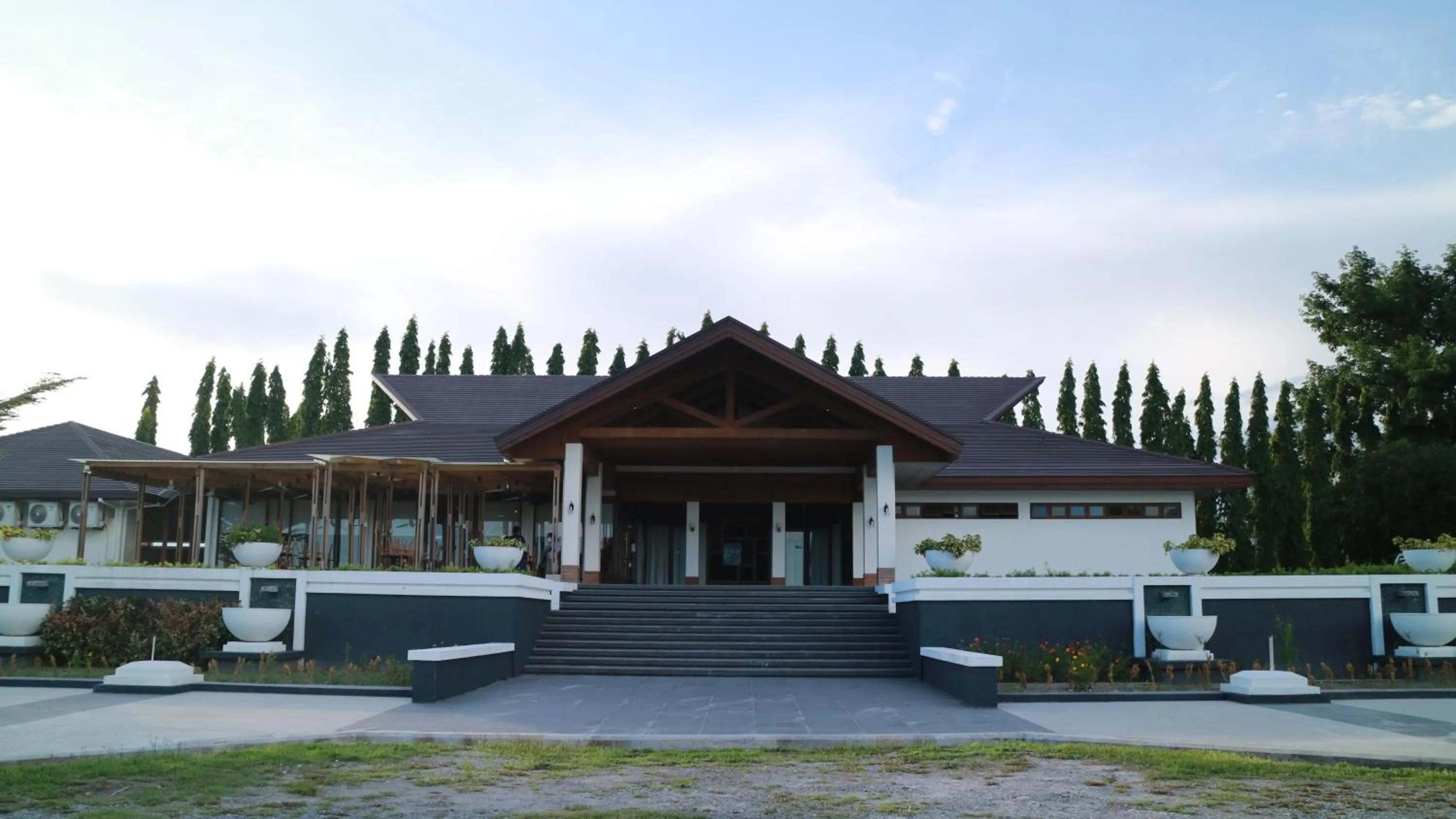 Property building in Estancia De Lorenzo Tarlac