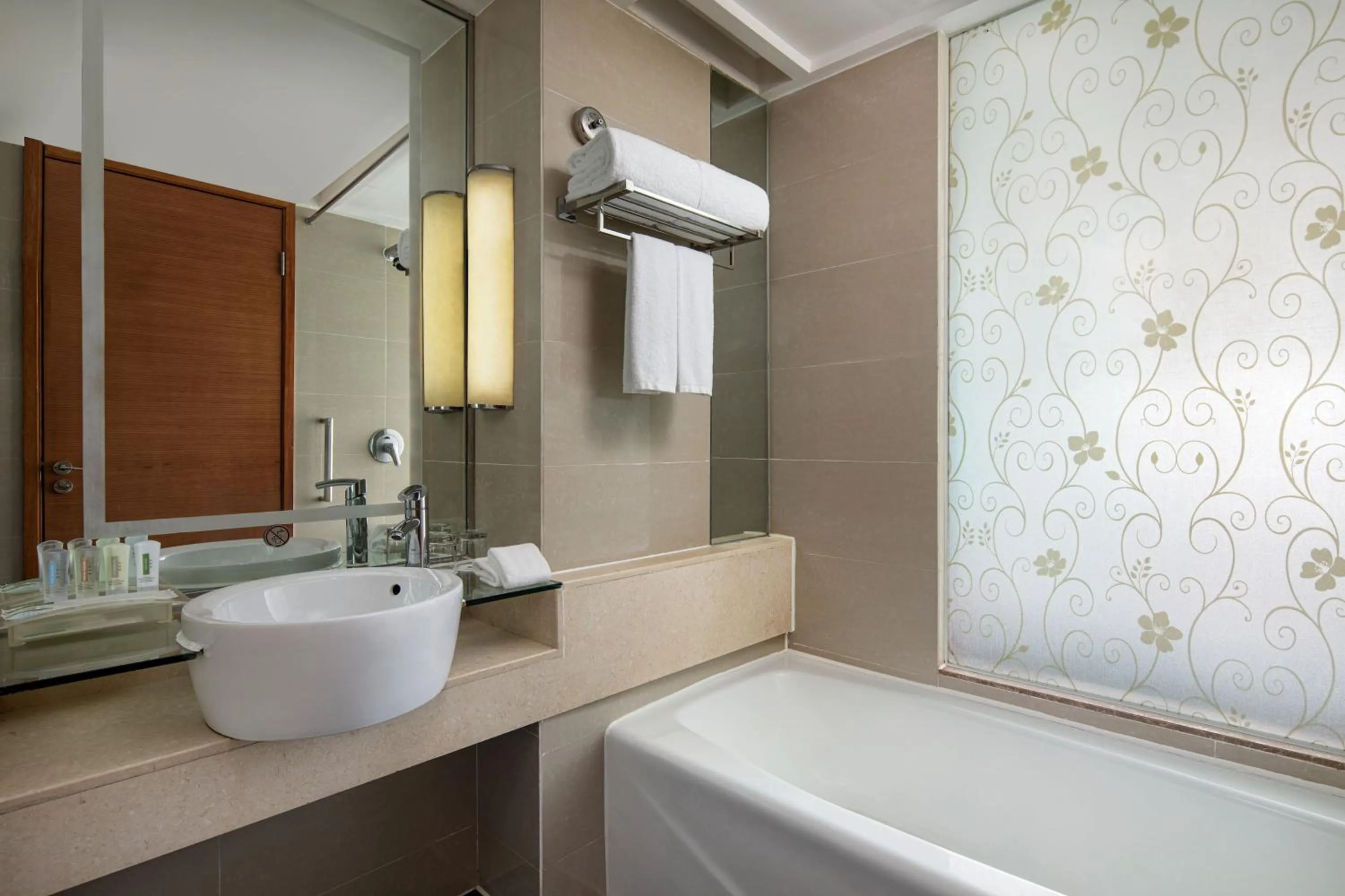 Premium Twin Room in Holiday Inn Chengdu Century City-EastTower