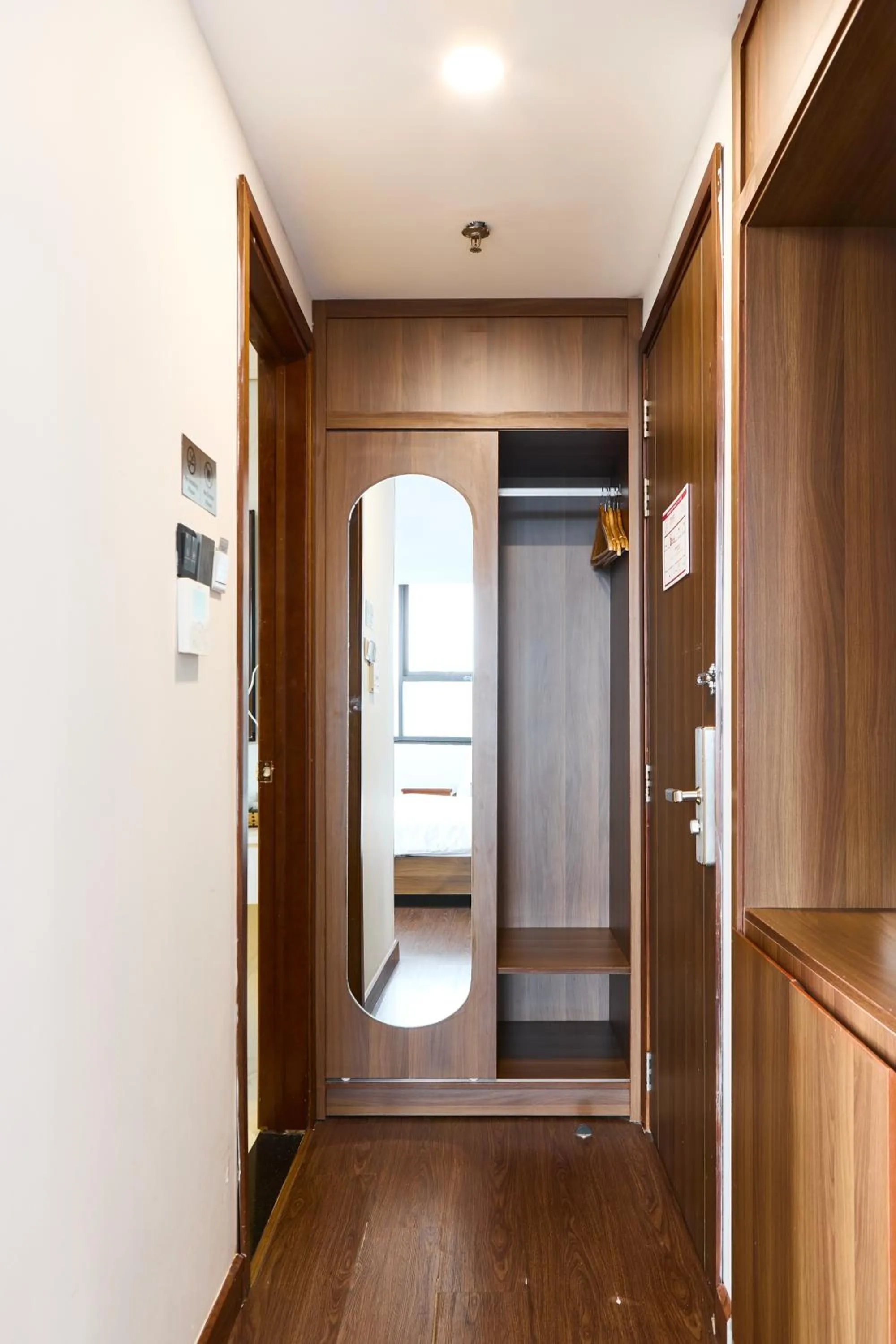 Photo of the whole room in Central Park Saigon Hotel