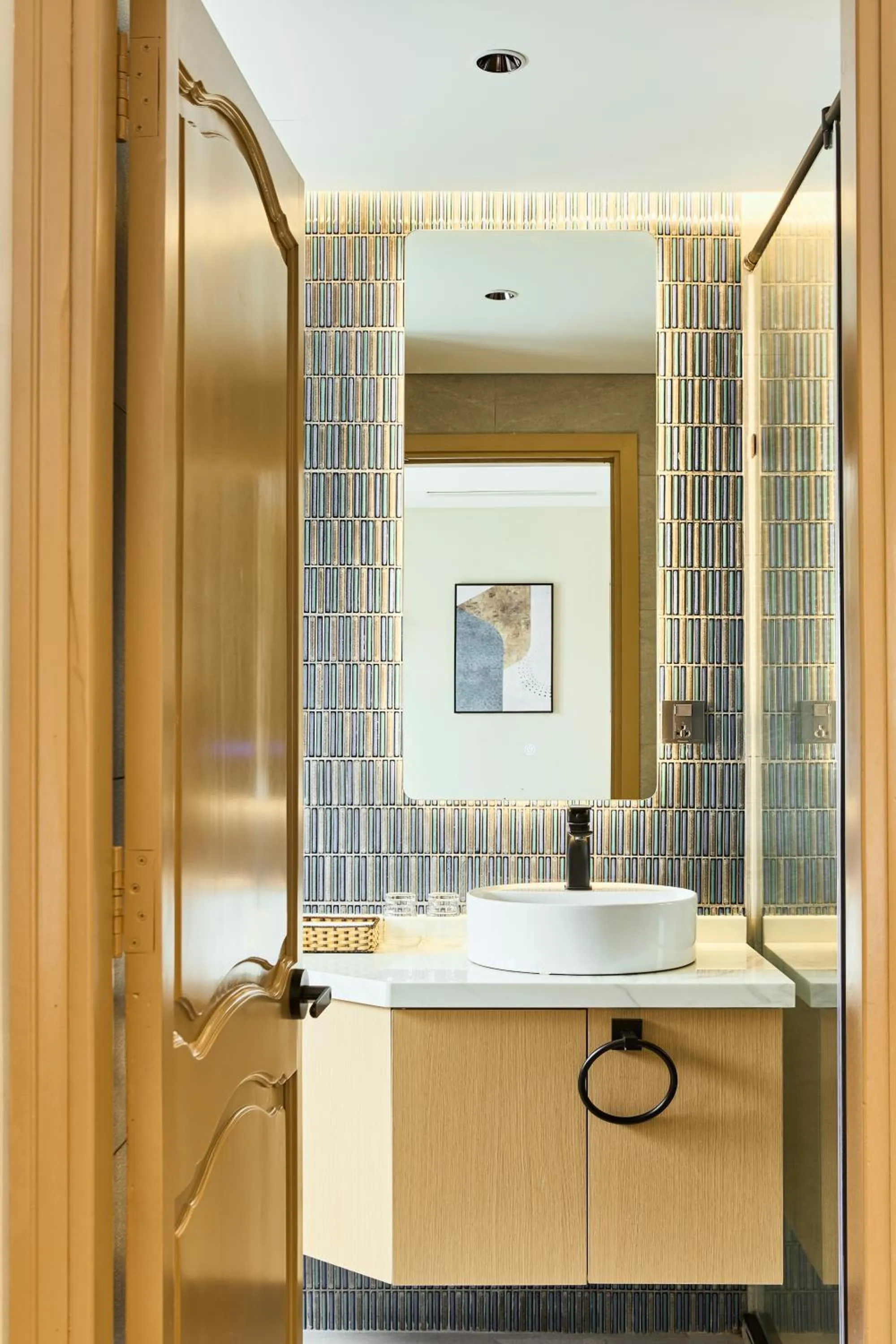 Bathroom in Central Park Saigon Hotel