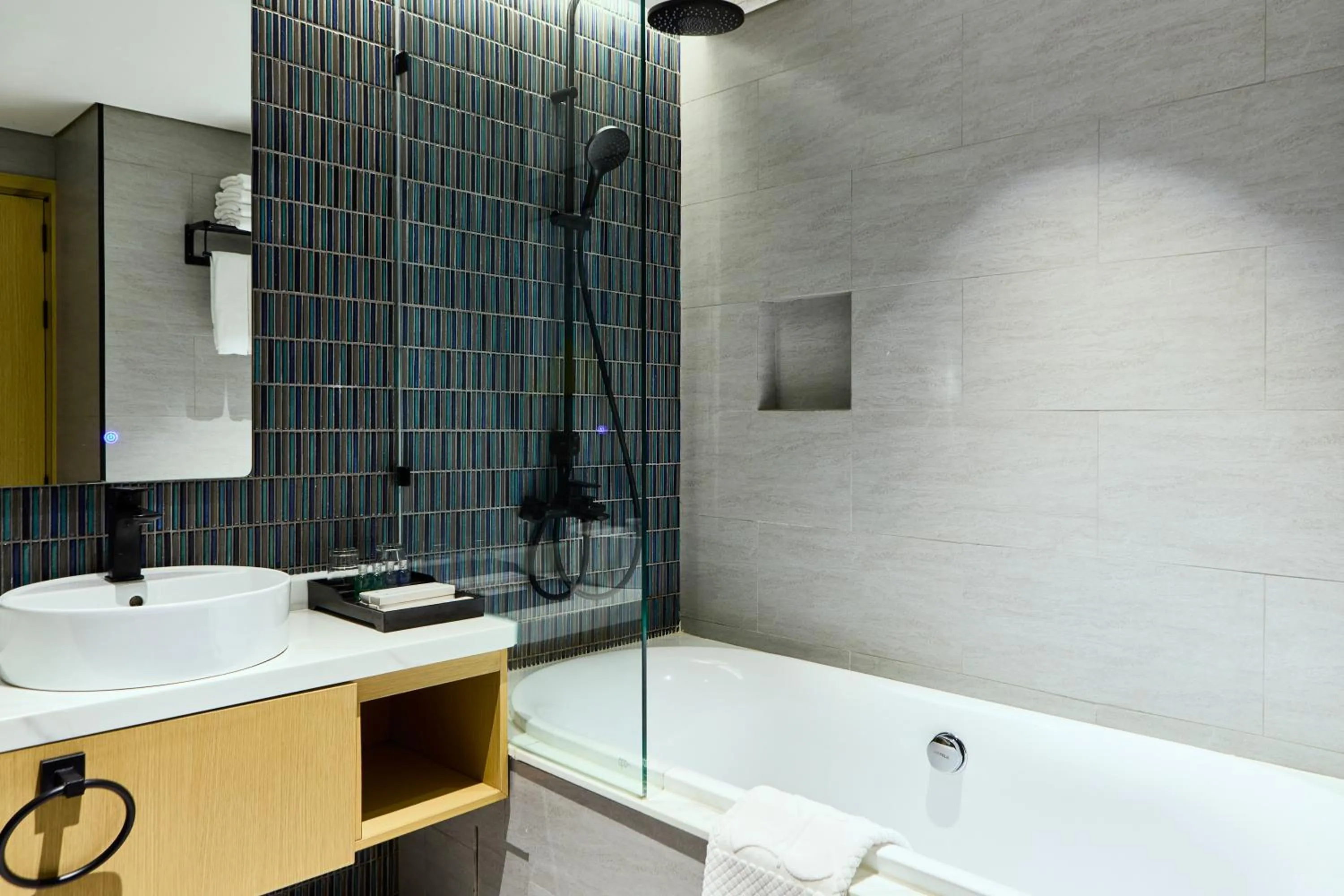 Shower in Central Park Saigon Hotel