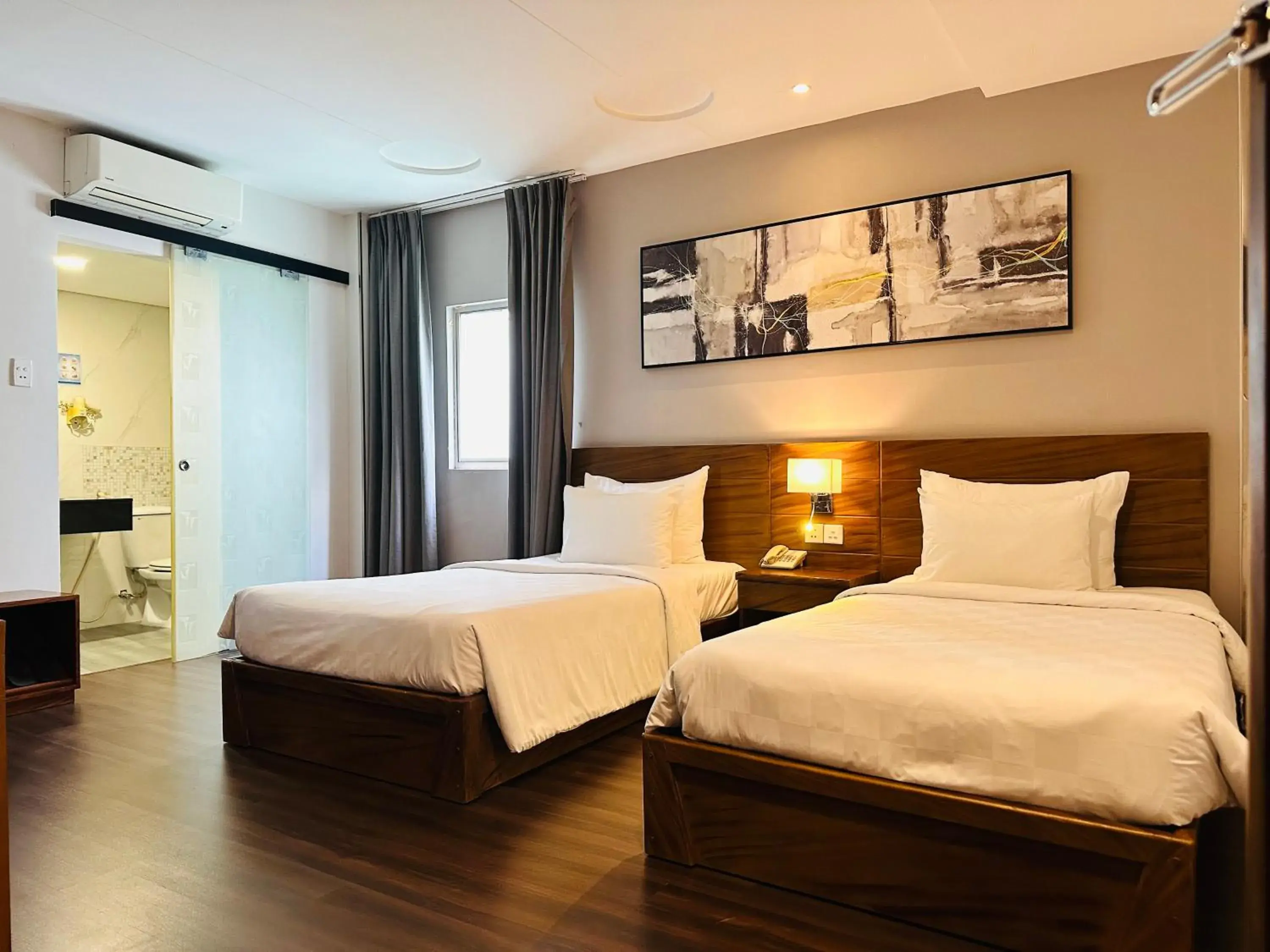 Superior Twin Window in Central Park Saigon Hotel Superior Twin Window in Central Park Saigon Hotel